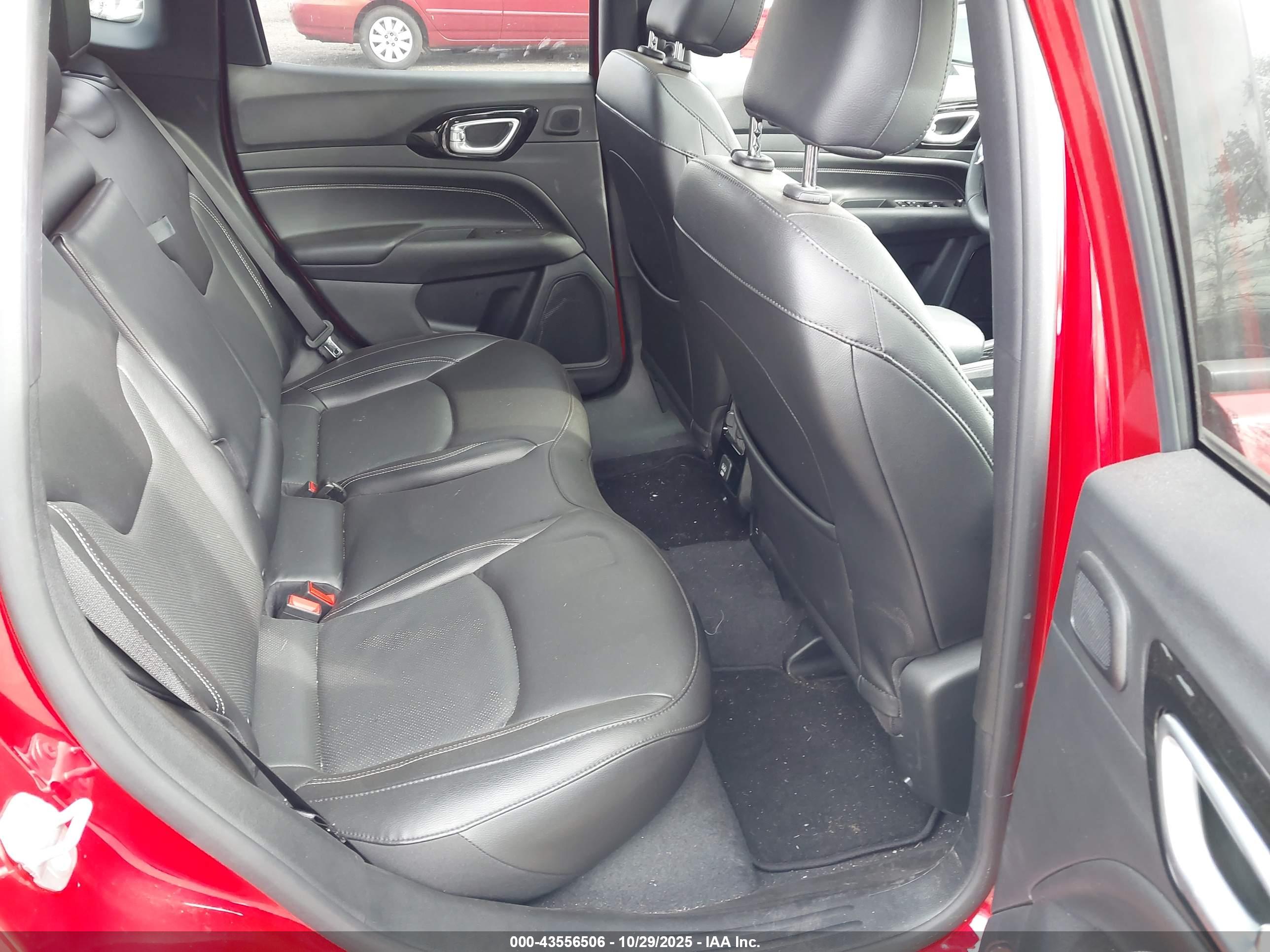 JEEP COMPASS image 8