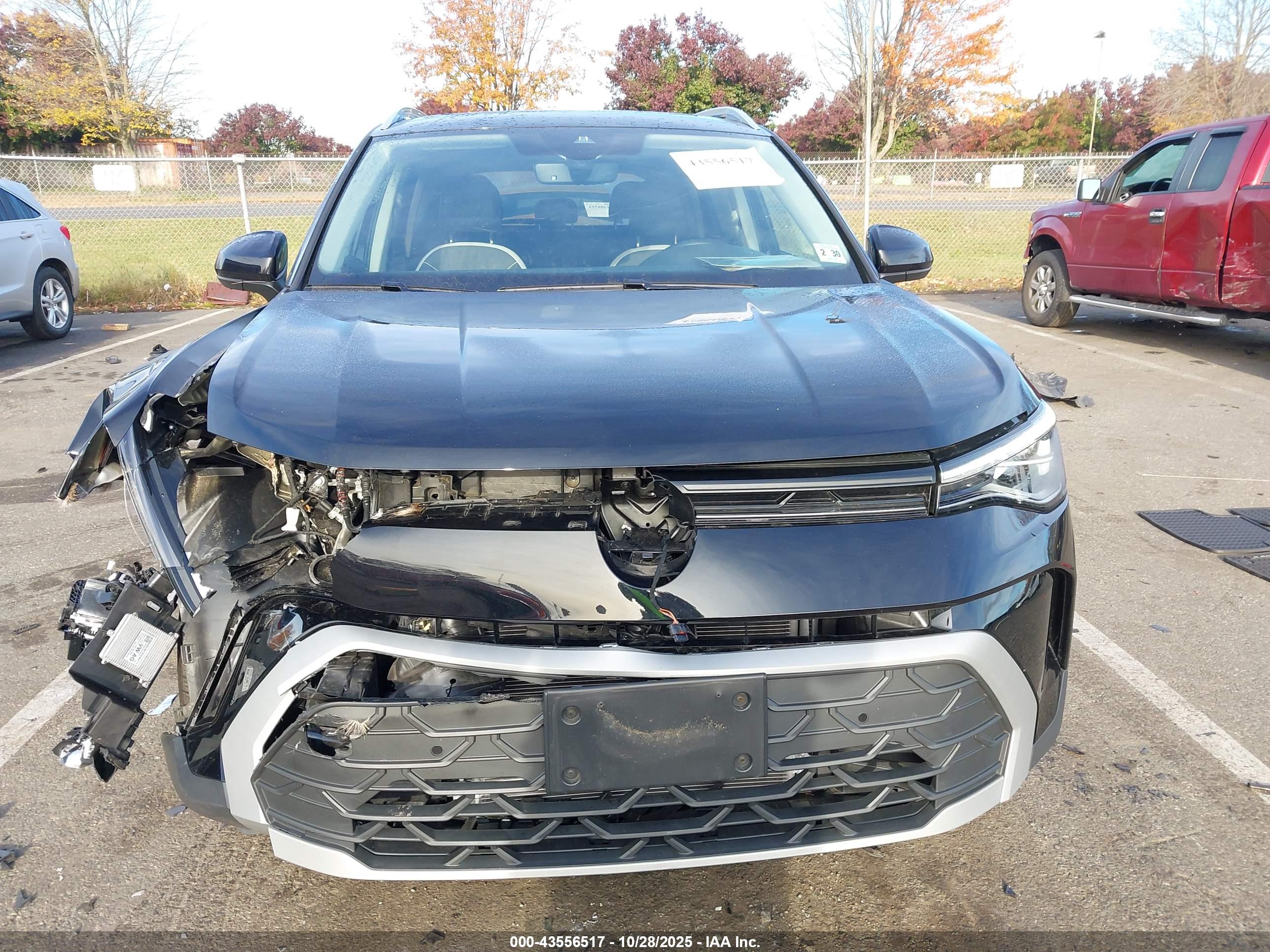 VOLKSWAGEN TAOS image 6