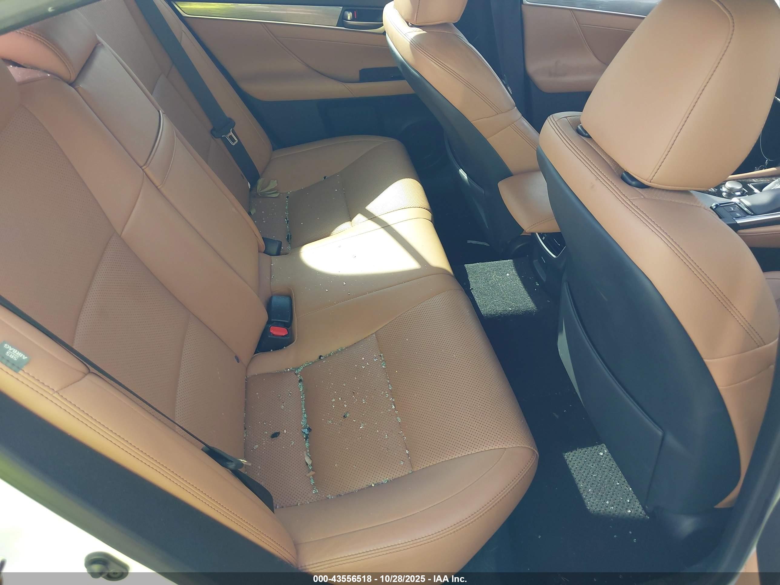 LEXUS GS image 8