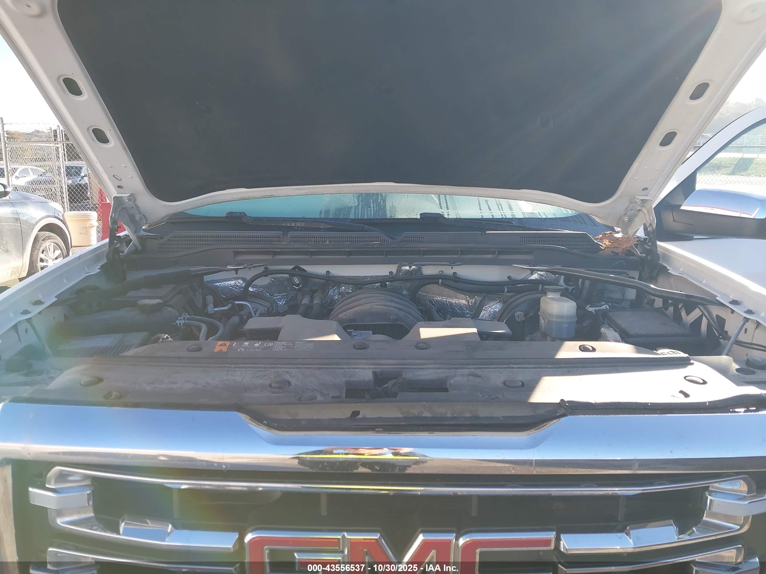 GMC SIERRA image 10