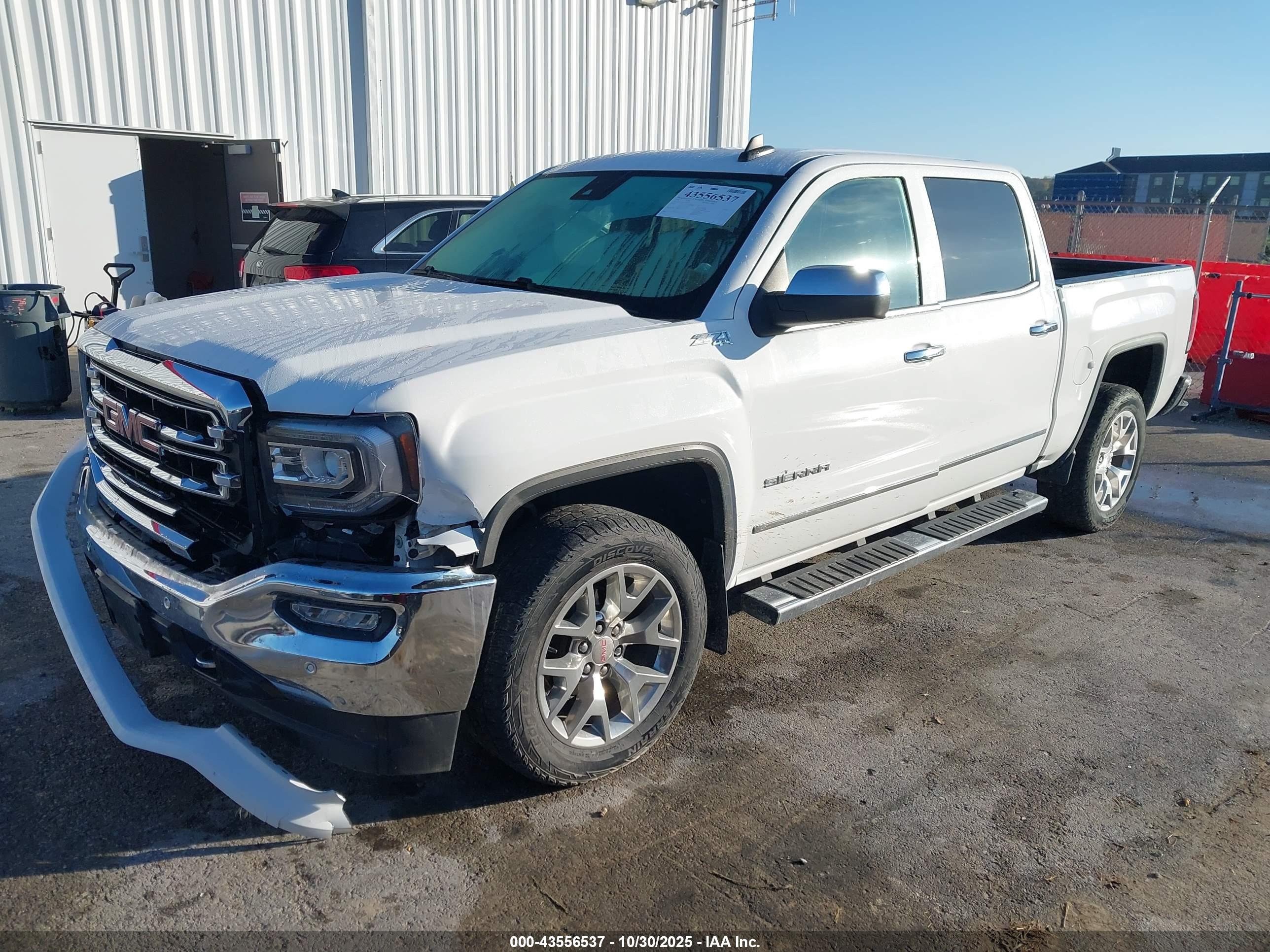 GMC SIERRA image 2
