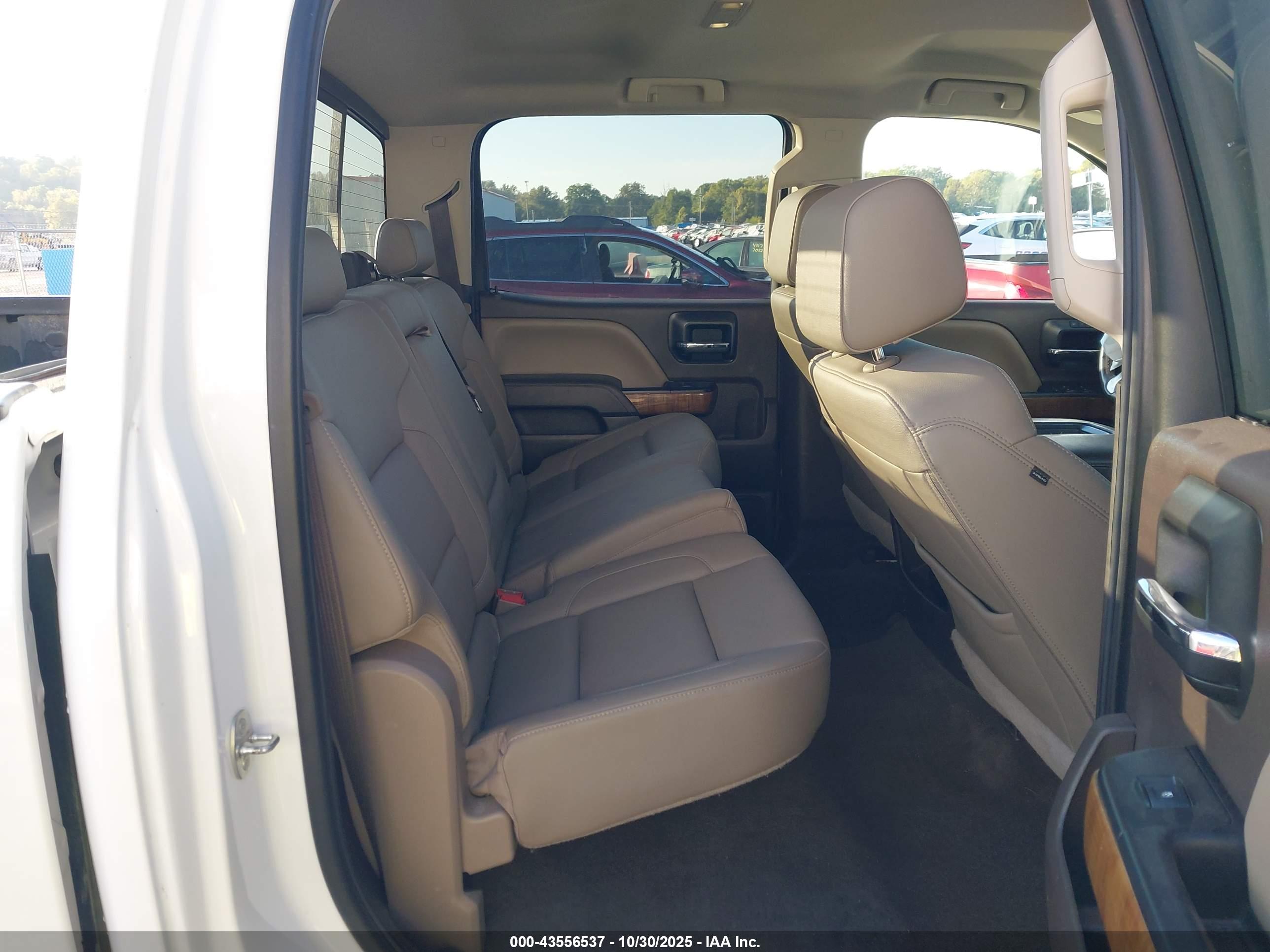 GMC SIERRA image 8