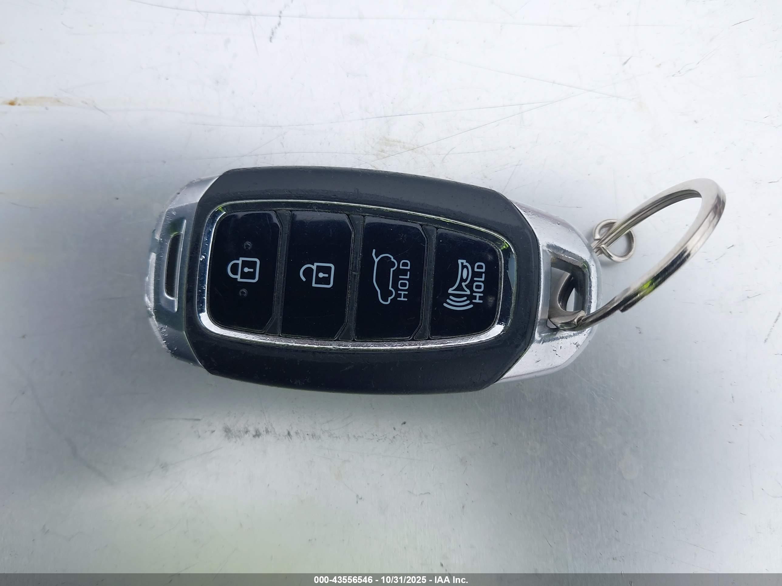 HYUNDAI KONA image 11
