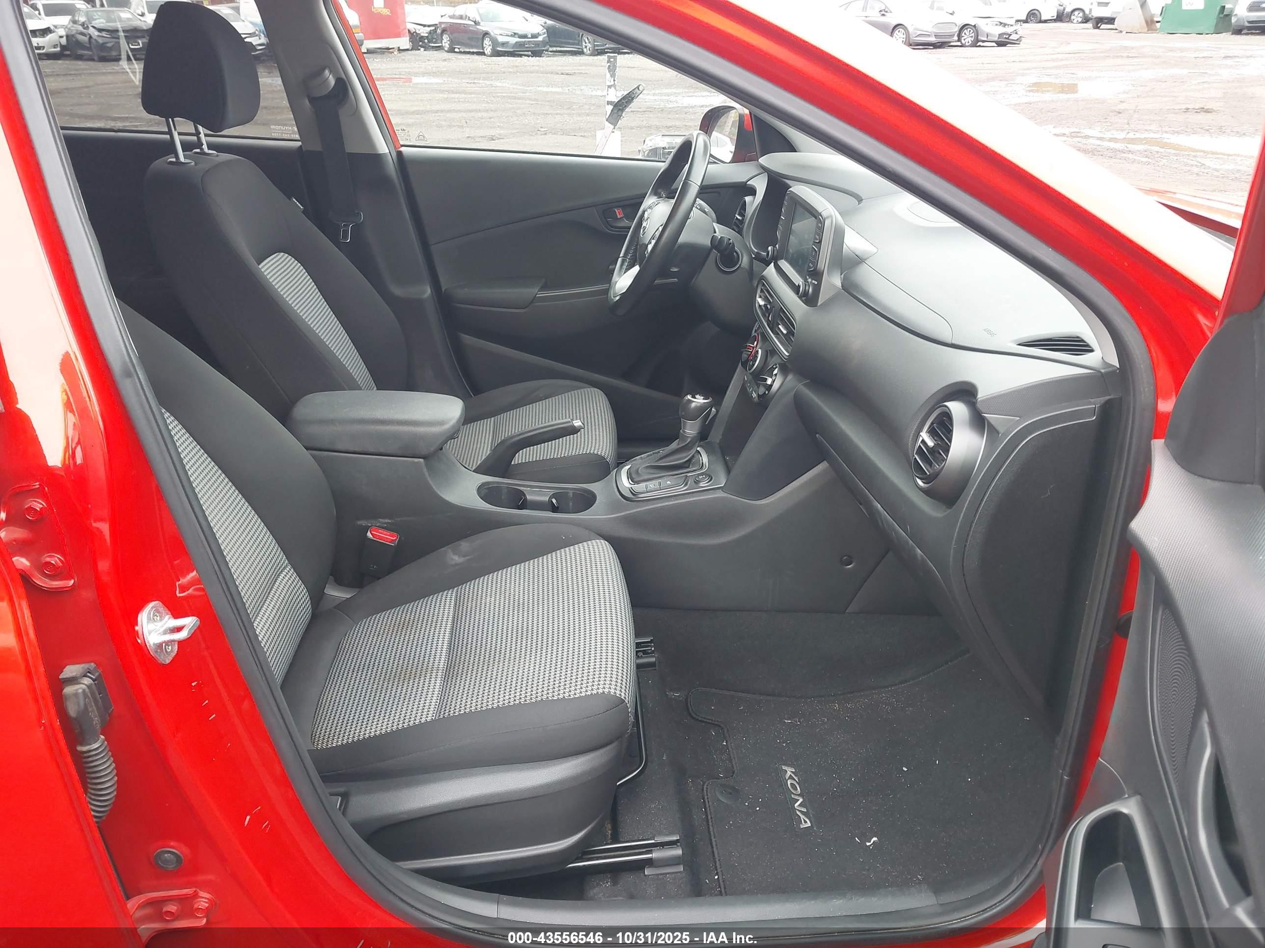 HYUNDAI KONA image 5