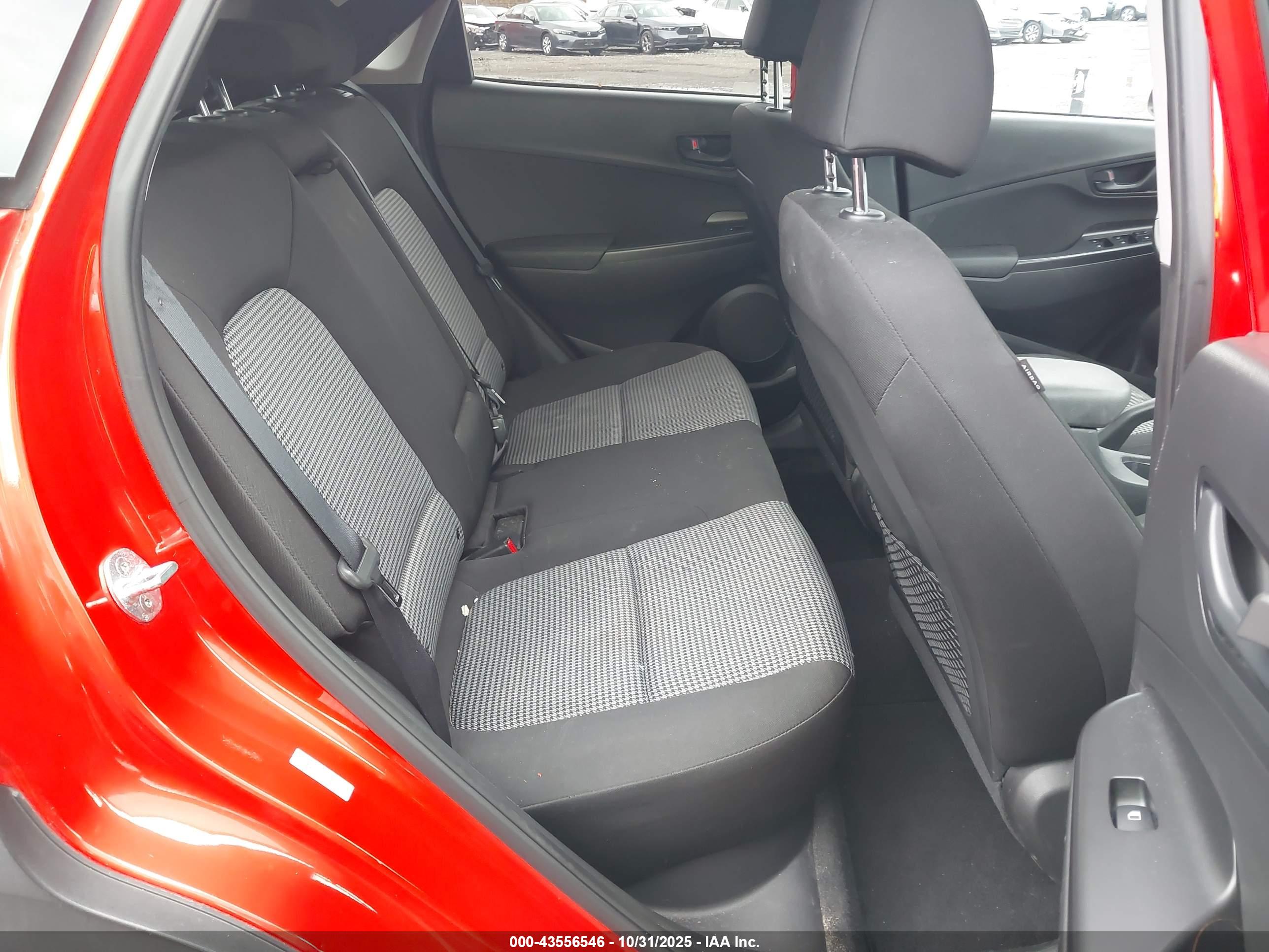 HYUNDAI KONA image 8