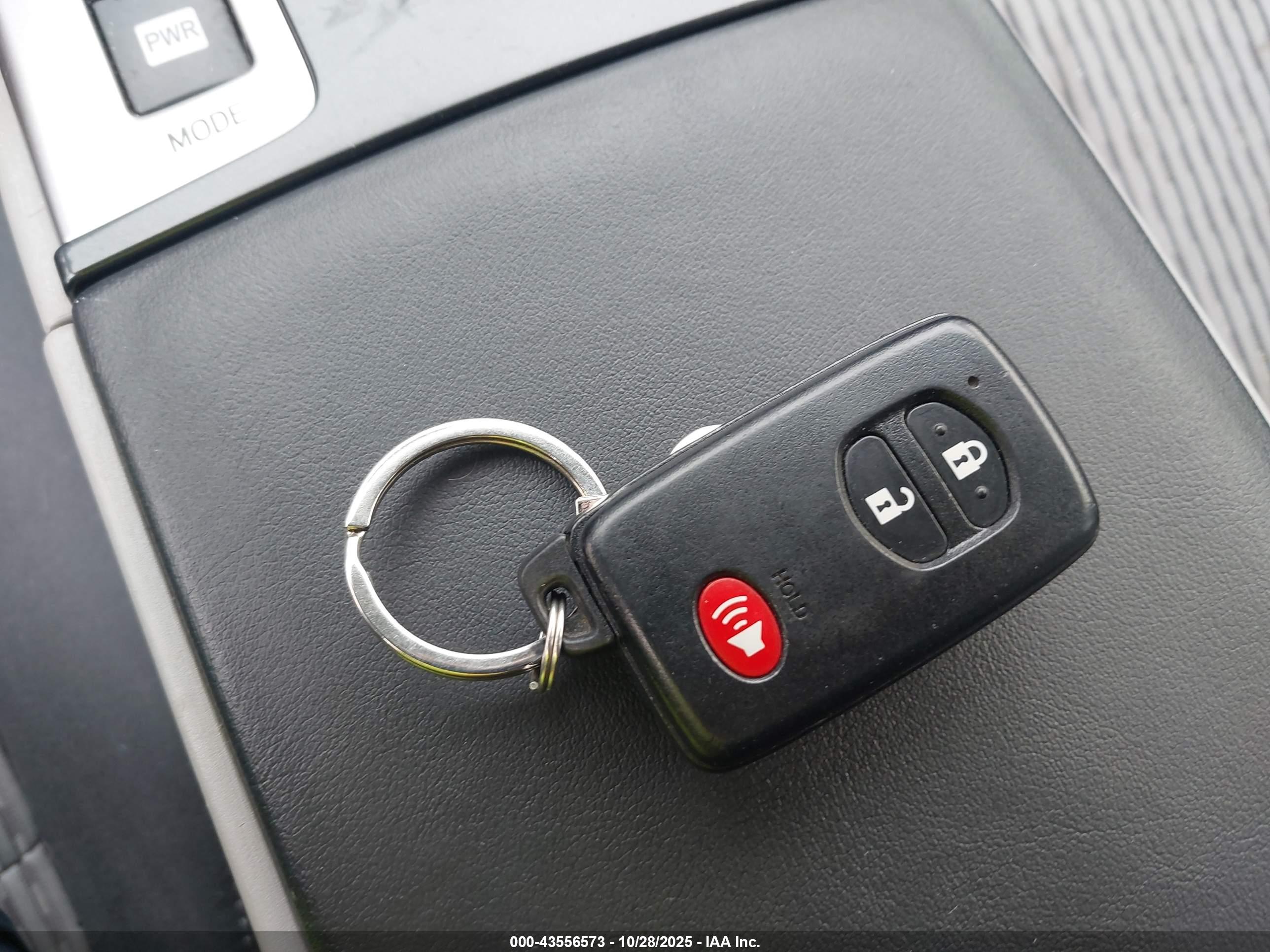 TOYOTA PRIUS image 11