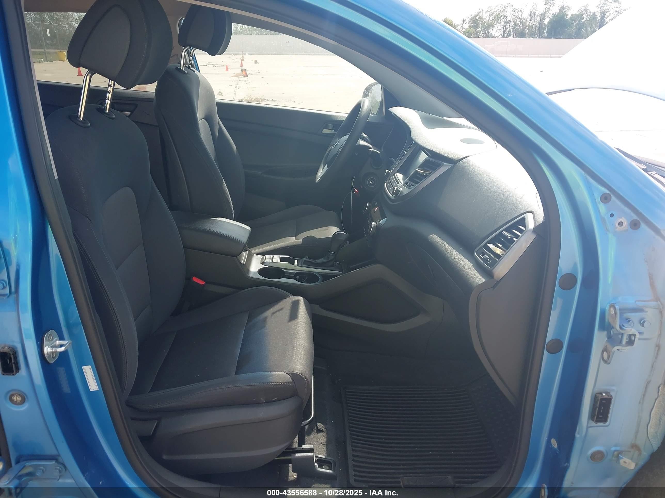 HYUNDAI TUCSON image 5