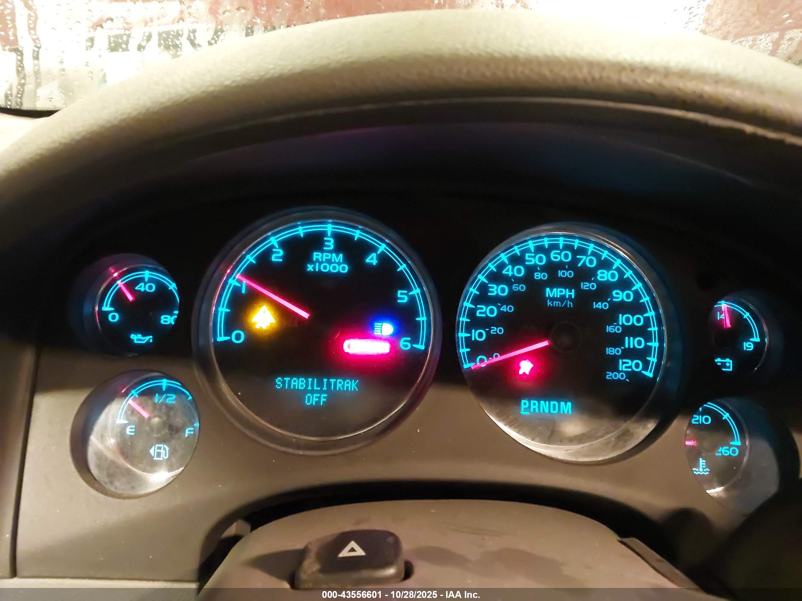 CHEVROLET TAHOE image 7
