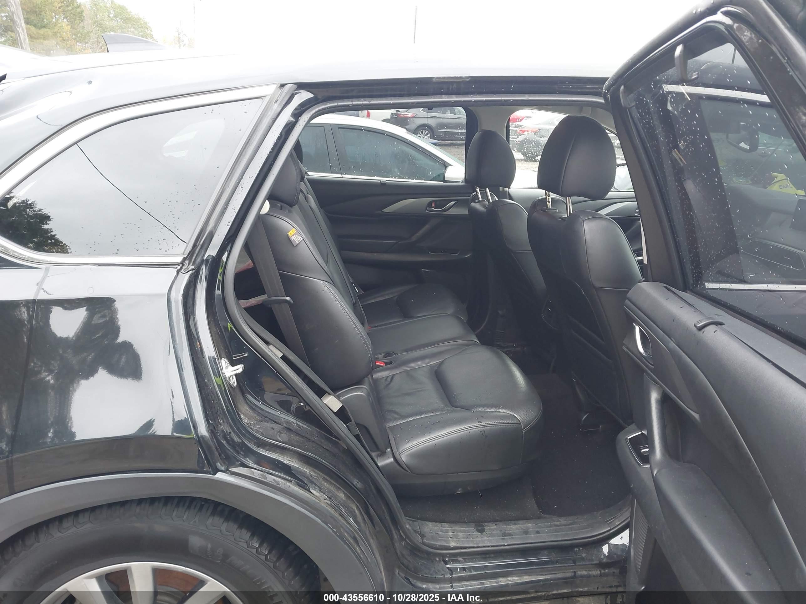 MAZDA CX-9 image 8