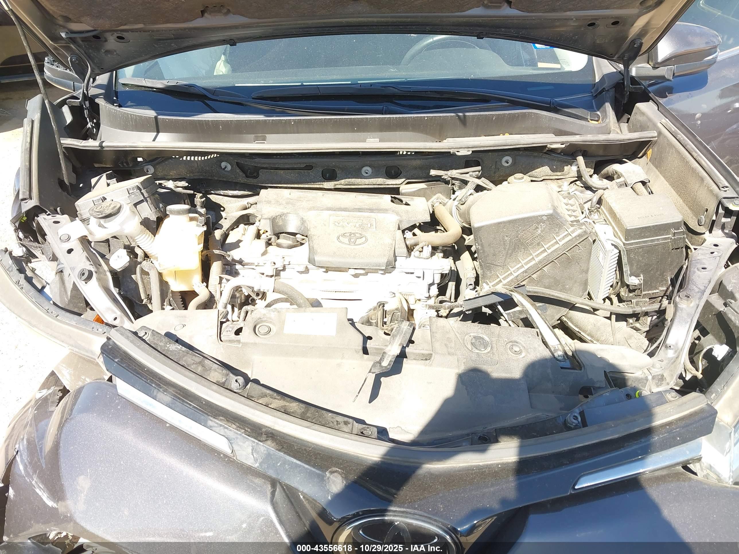 TOYOTA RAV4 image 10