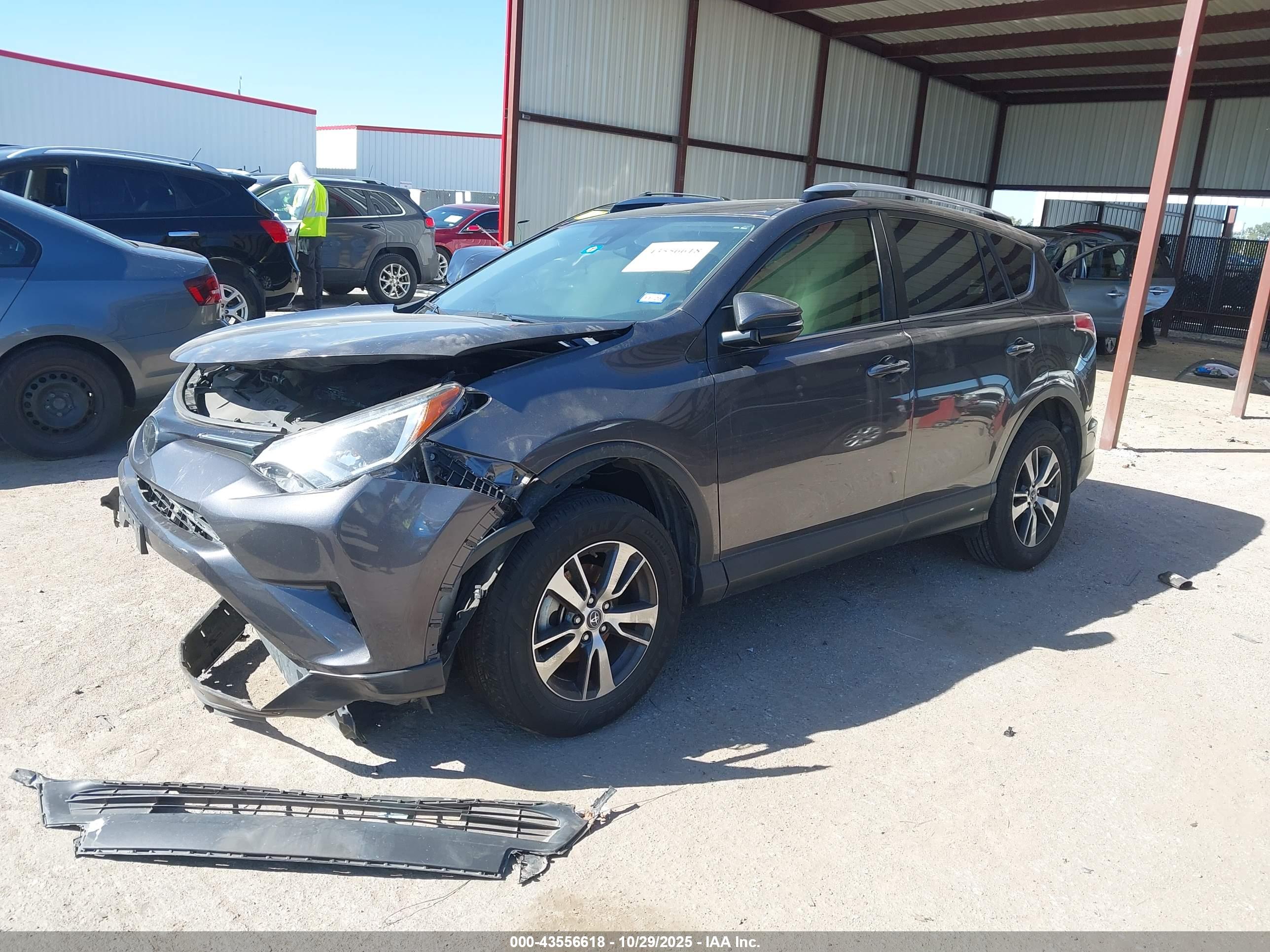 TOYOTA RAV4 image 2