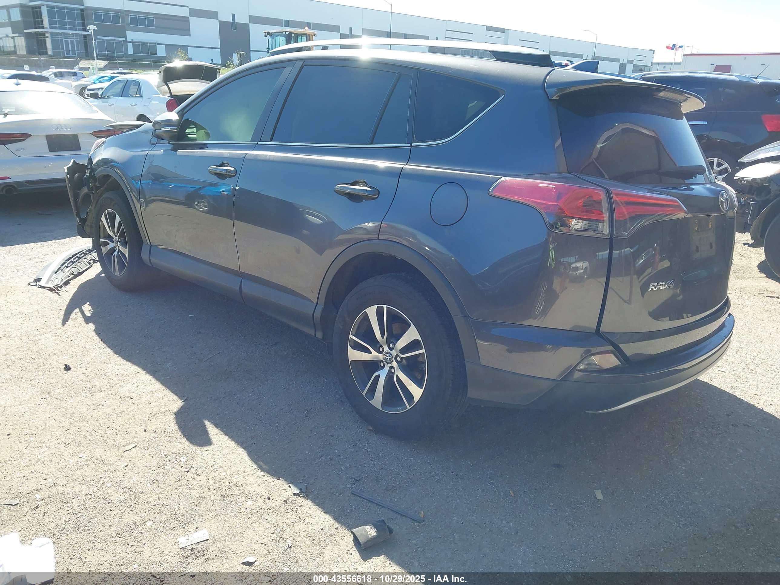 TOYOTA RAV4 image 3