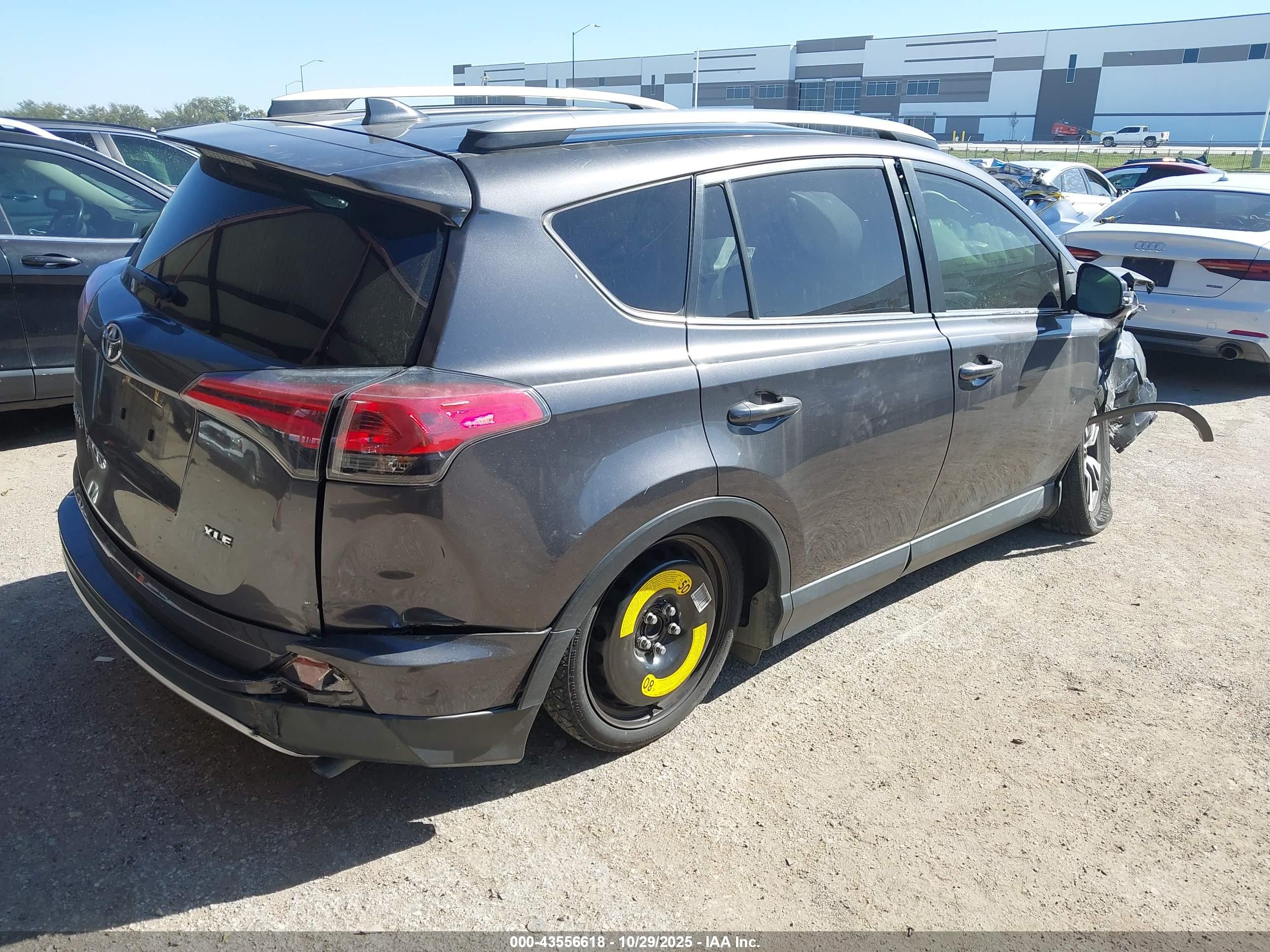TOYOTA RAV4 image 4