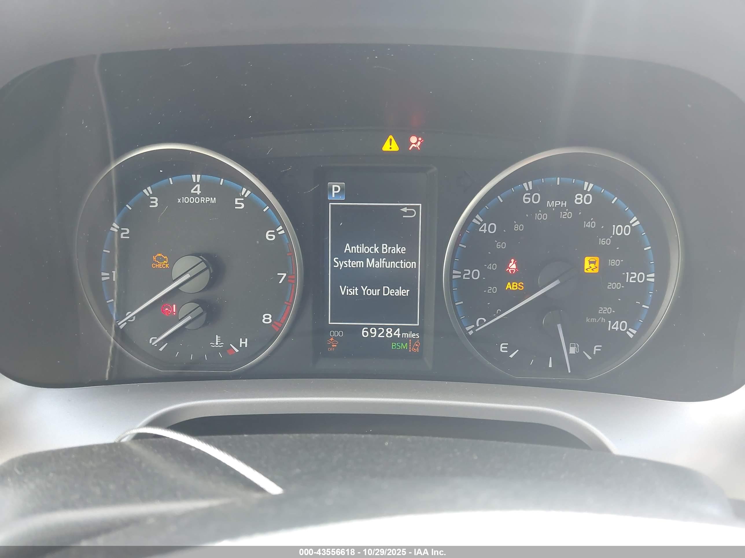 TOYOTA RAV4 image 7