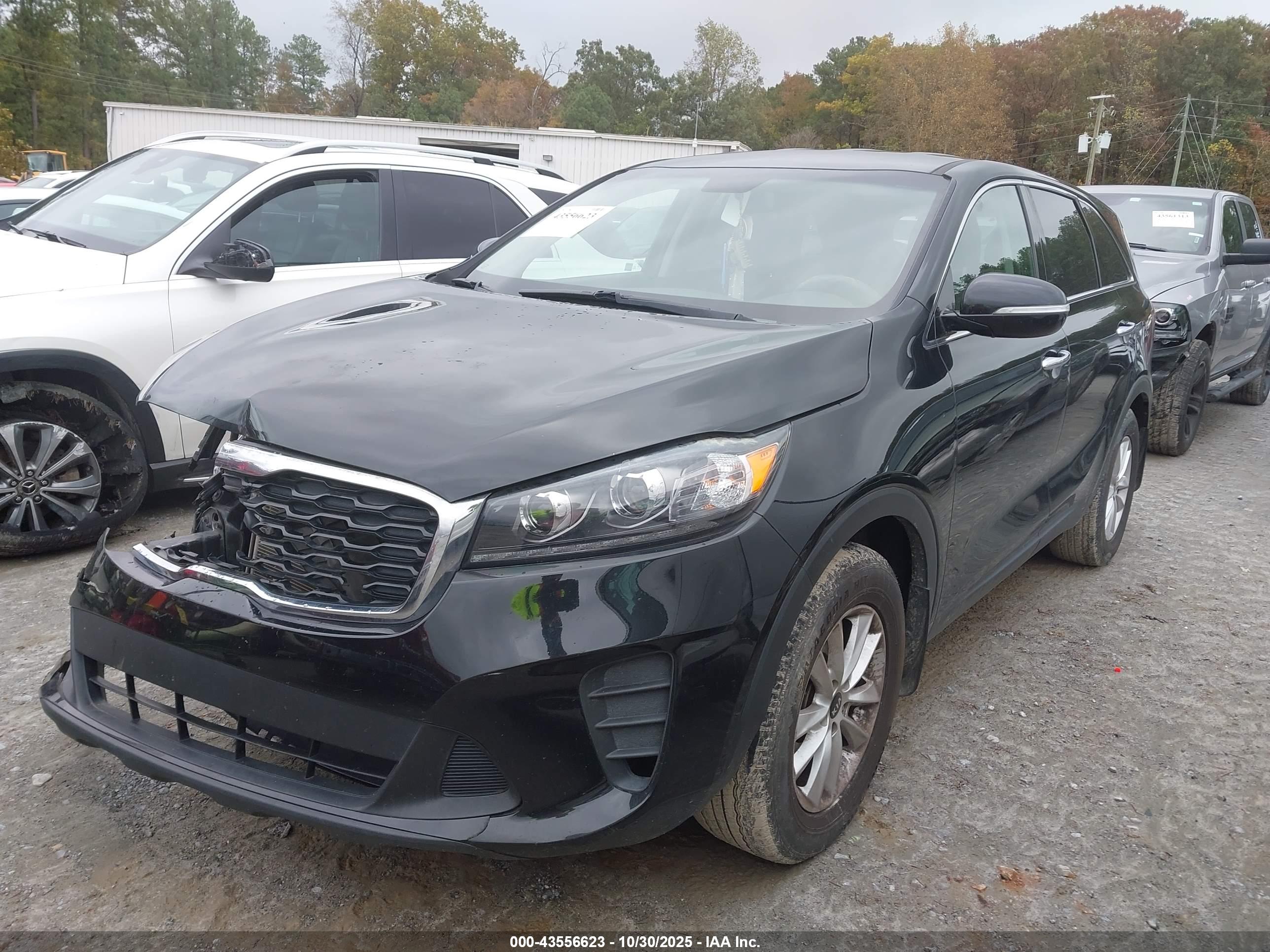 KIA SORENTO image 2