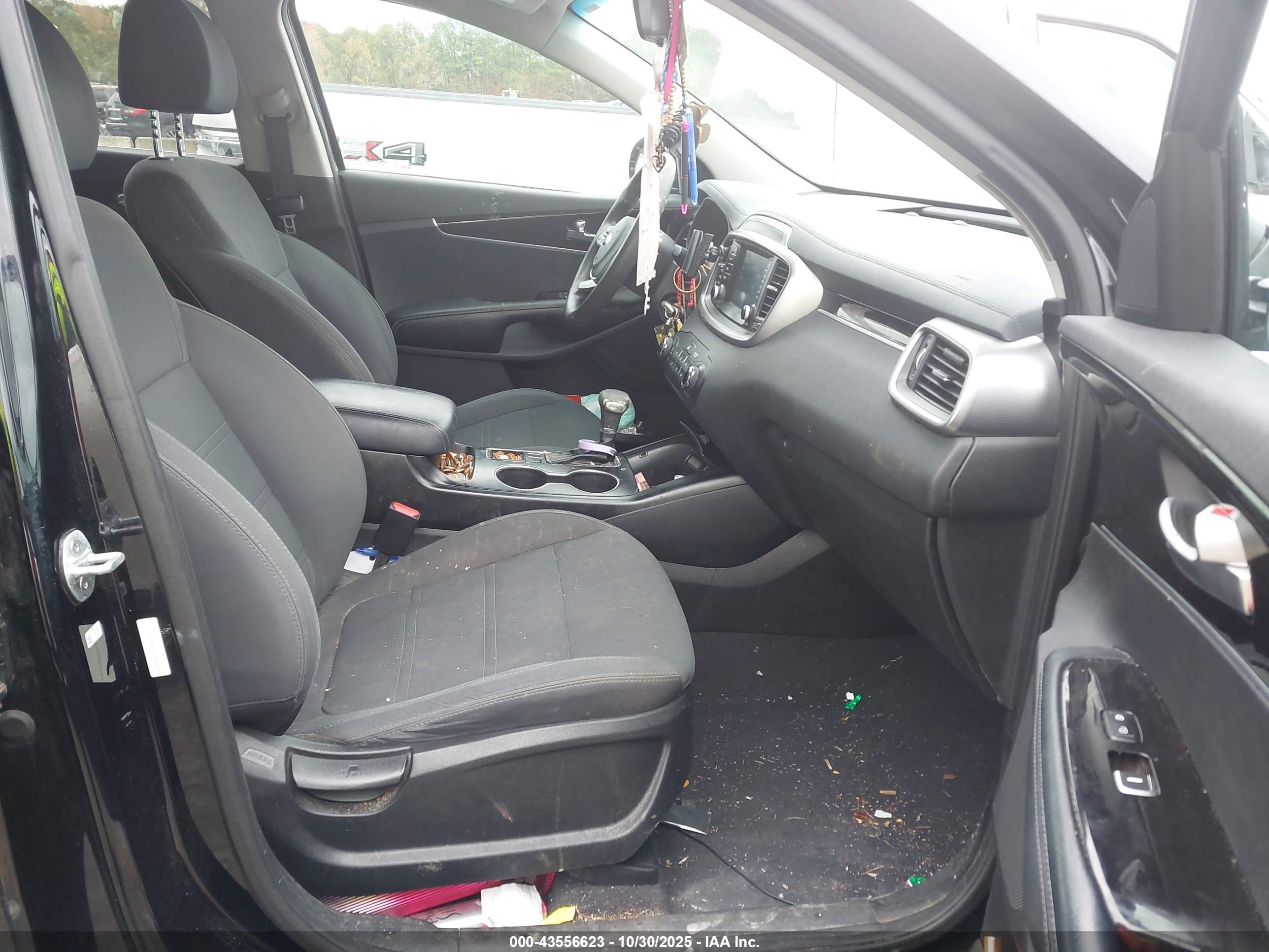 KIA SORENTO image 5
