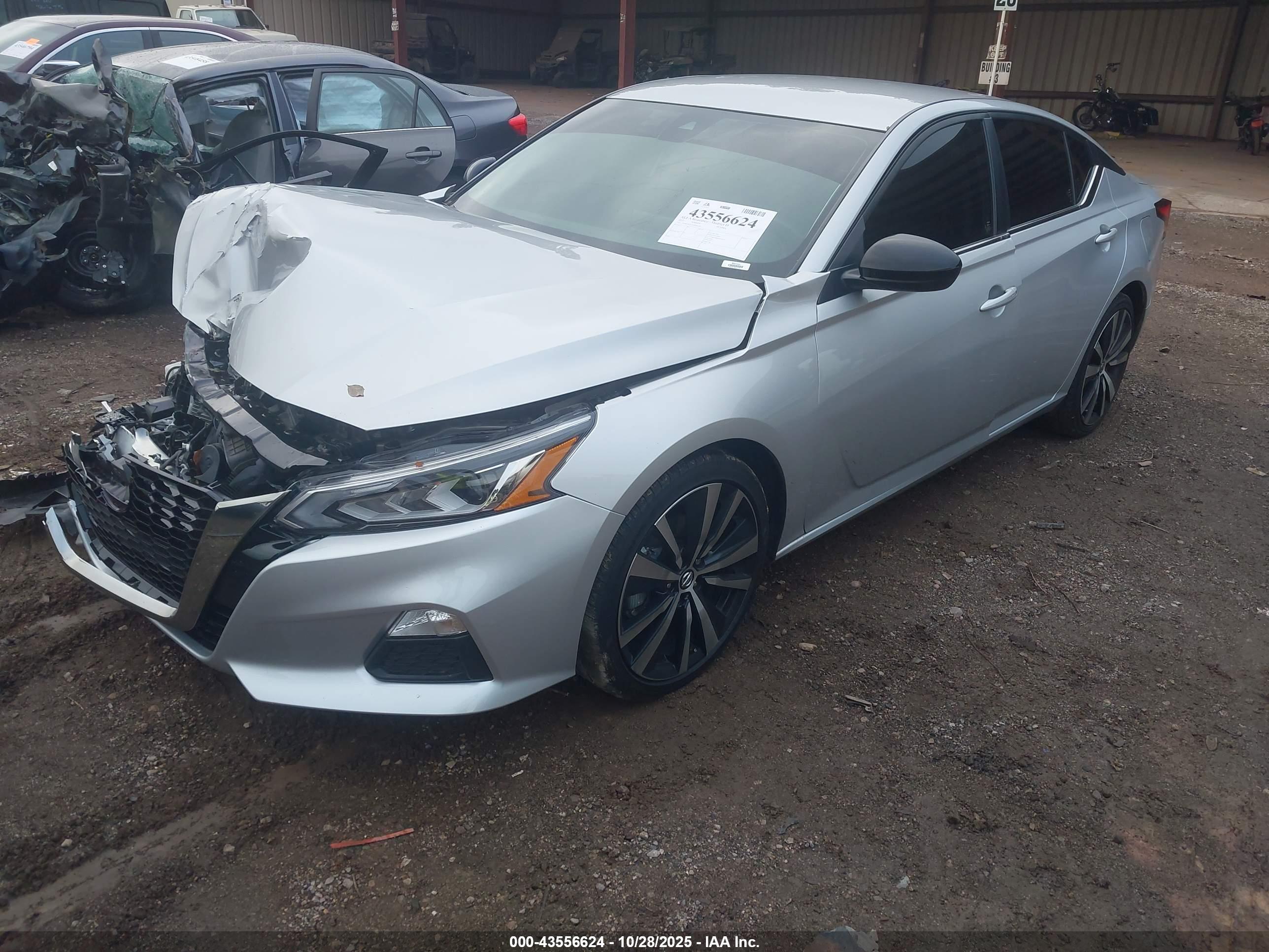 NISSAN ALTIMA image 2