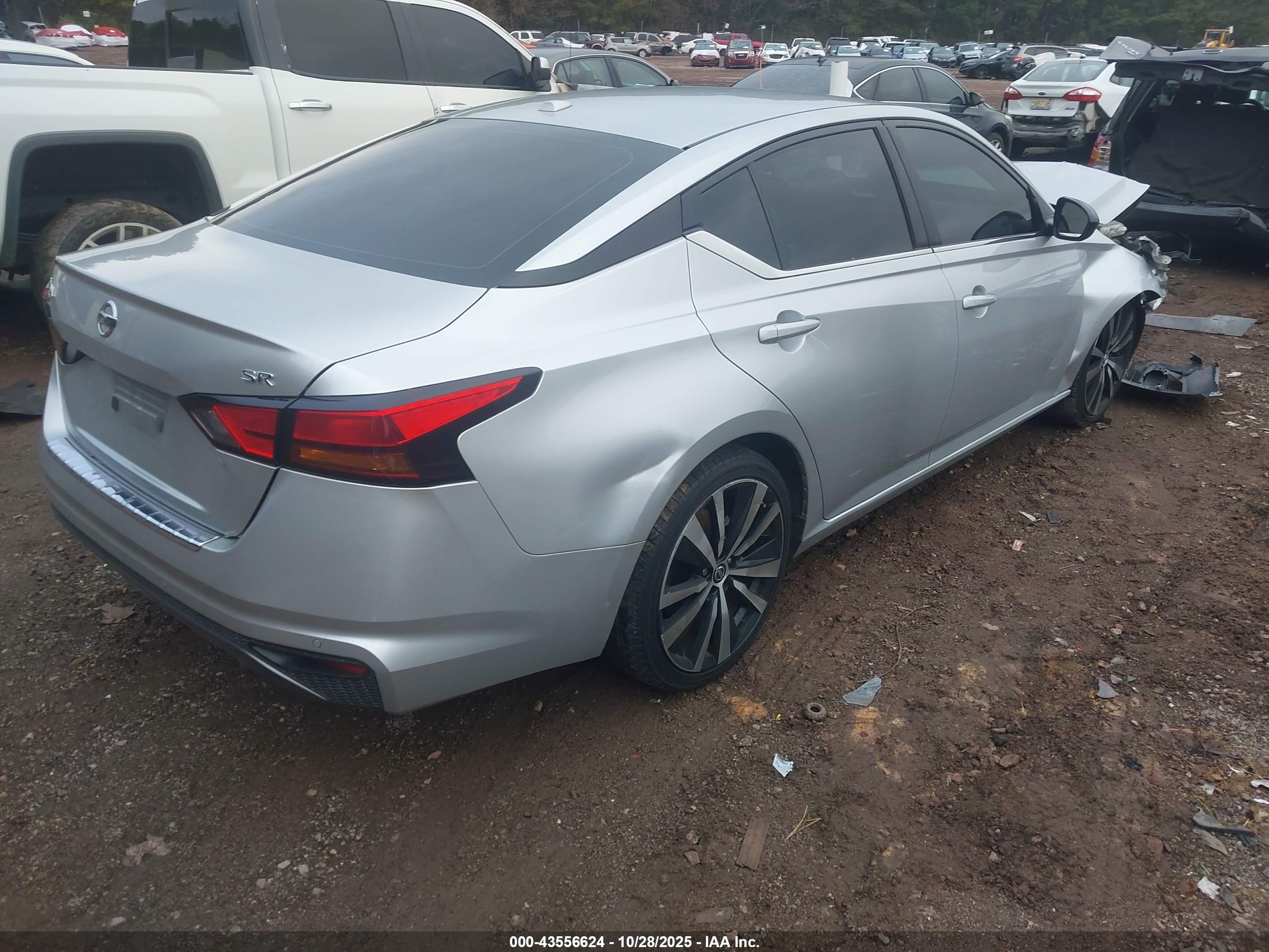 NISSAN ALTIMA image 4