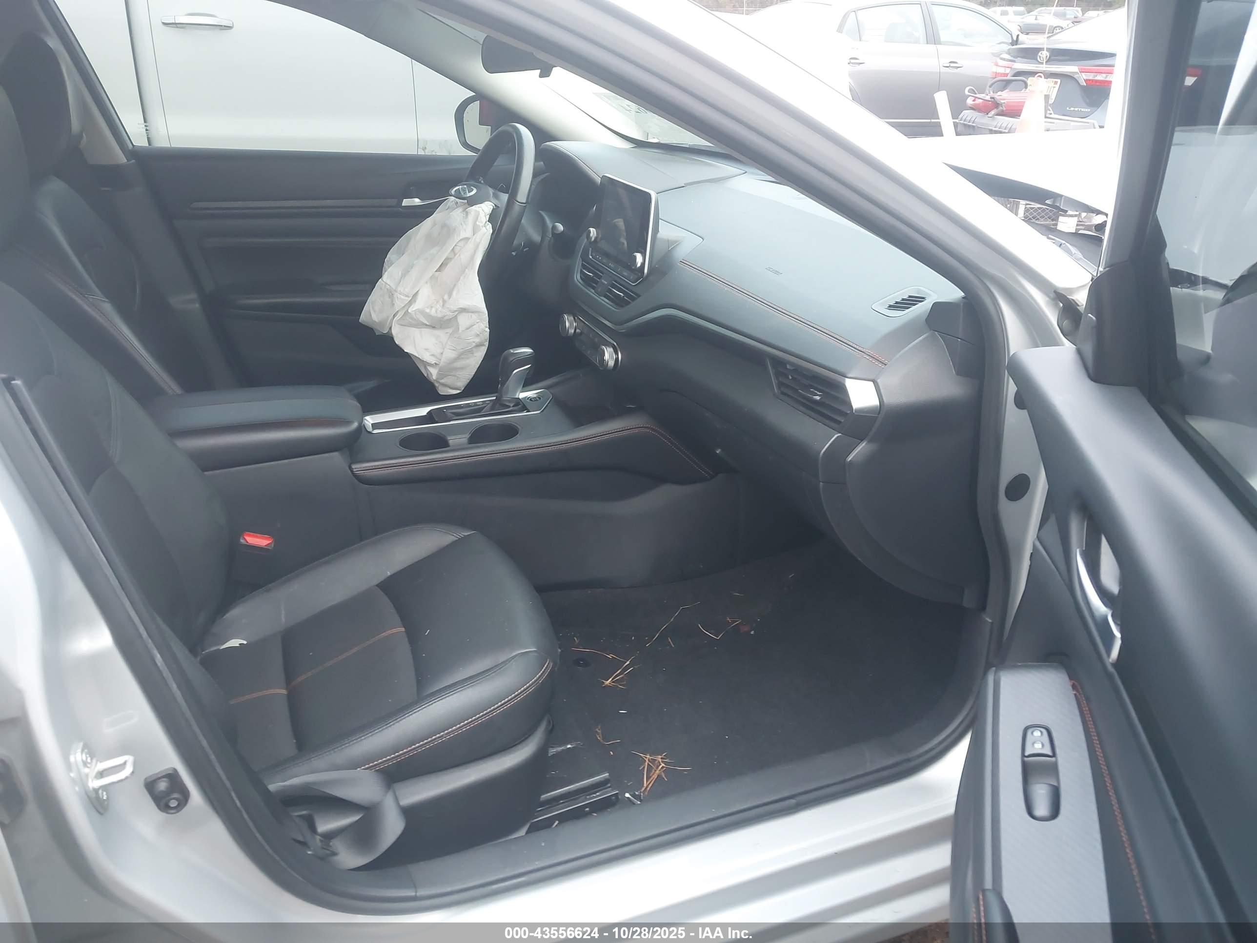 NISSAN ALTIMA image 5