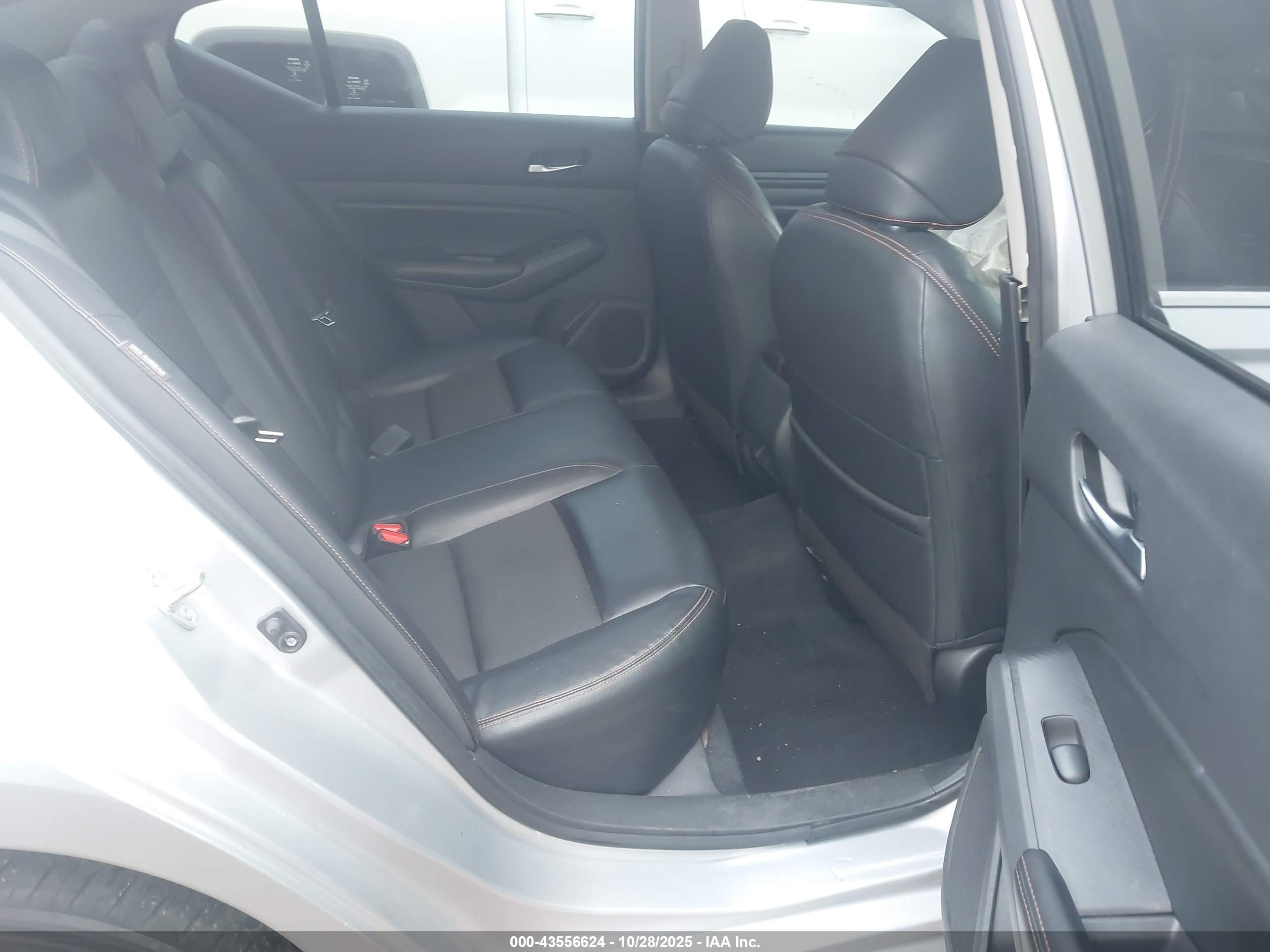 NISSAN ALTIMA image 8
