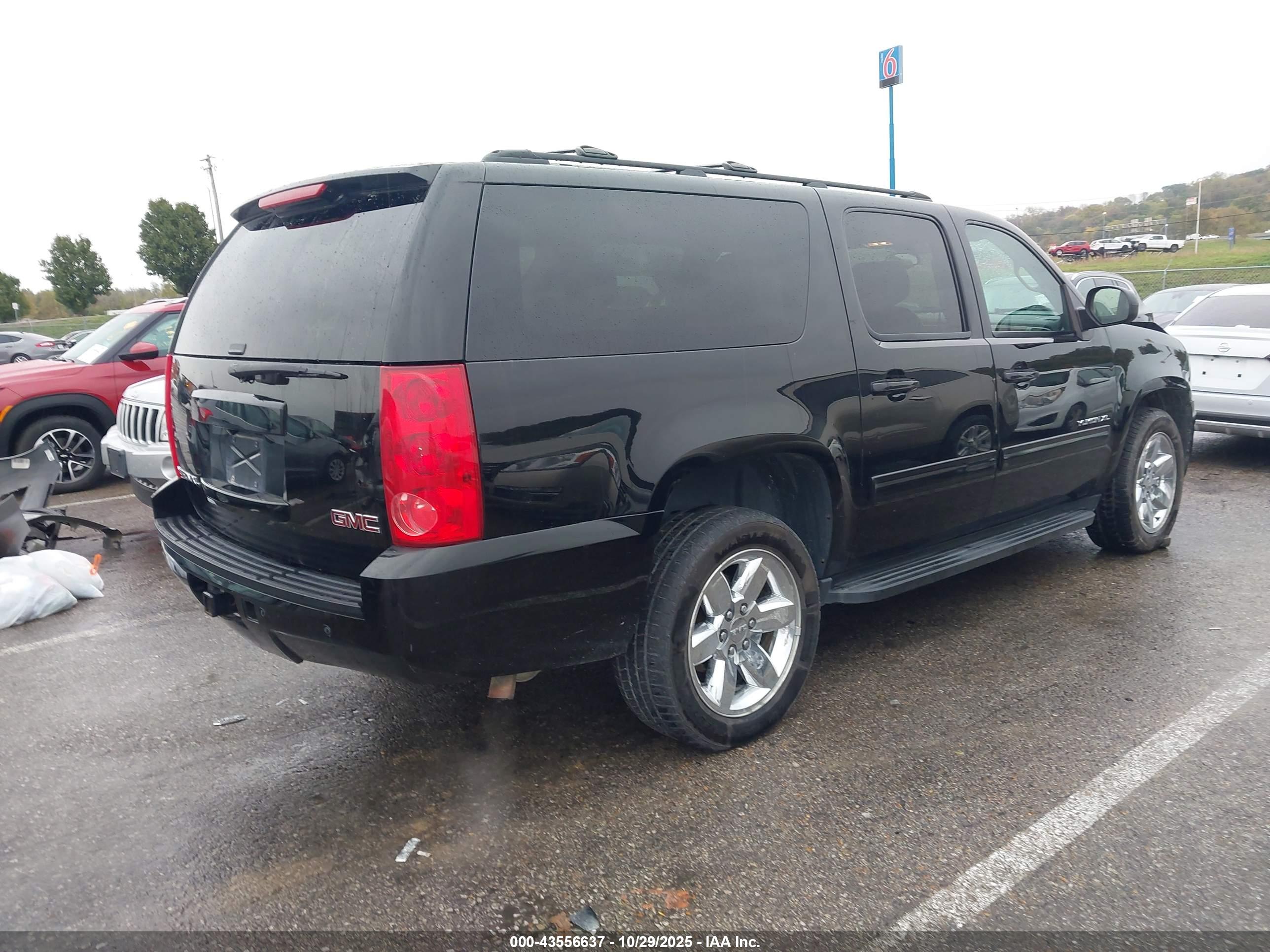 GMC YUKON image 4