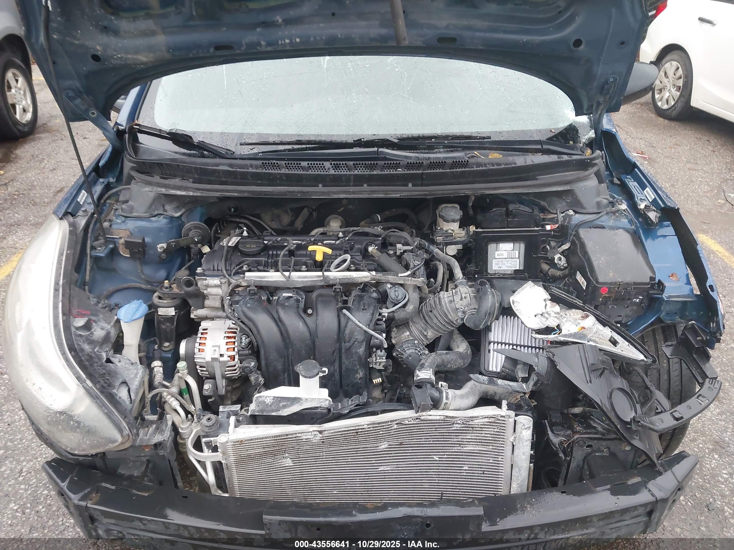 HYUNDAI ELANTRA image 10