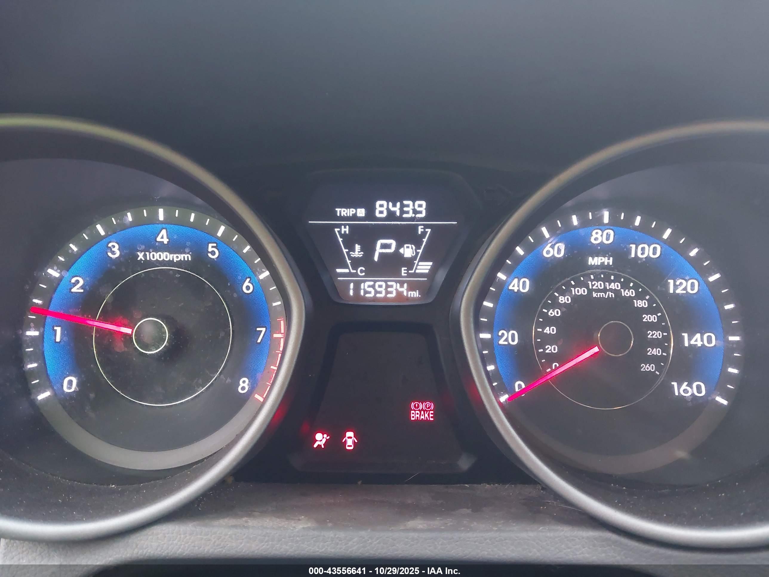 HYUNDAI ELANTRA image 7