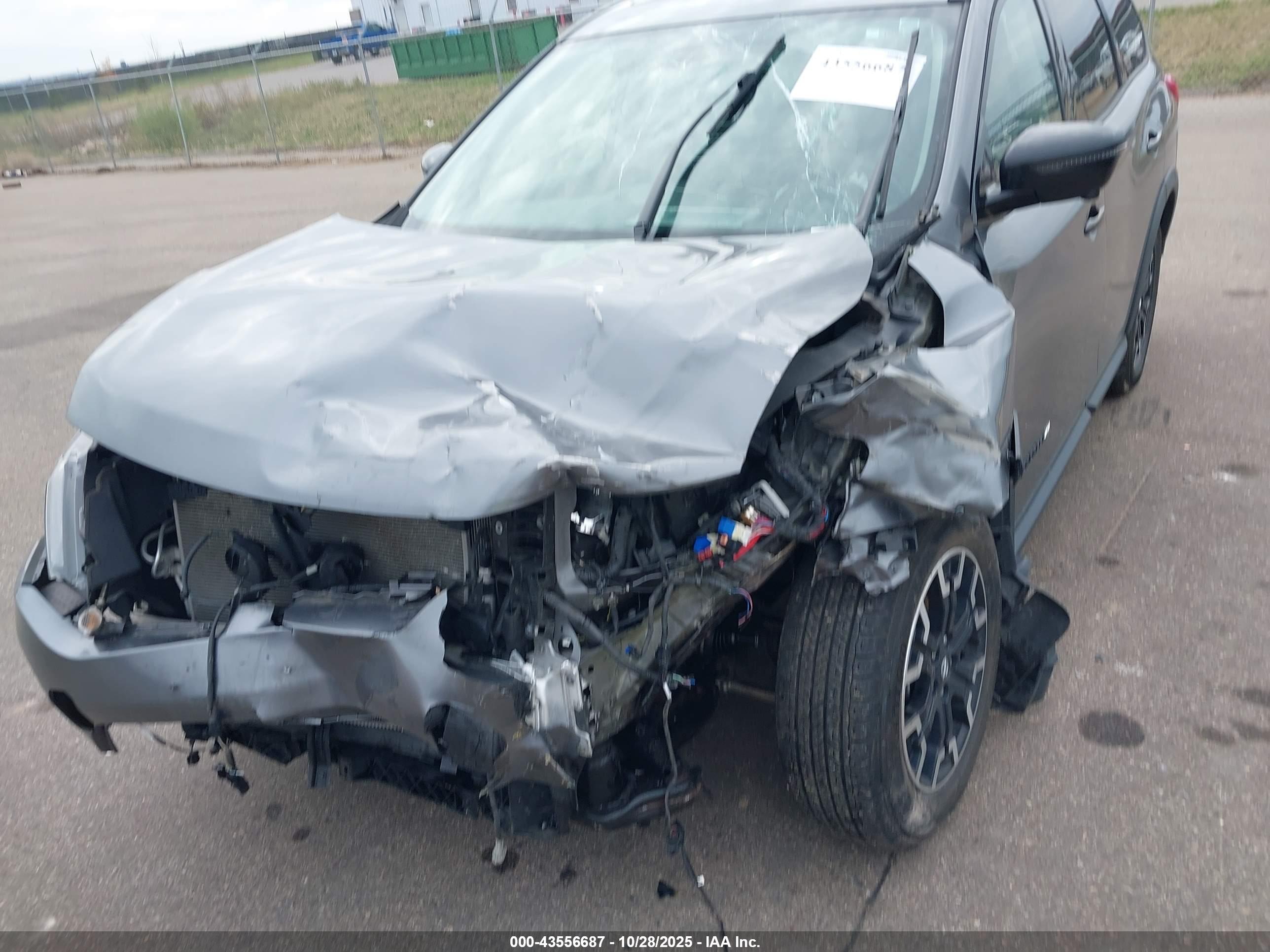 NISSAN PATHFINDER image 6