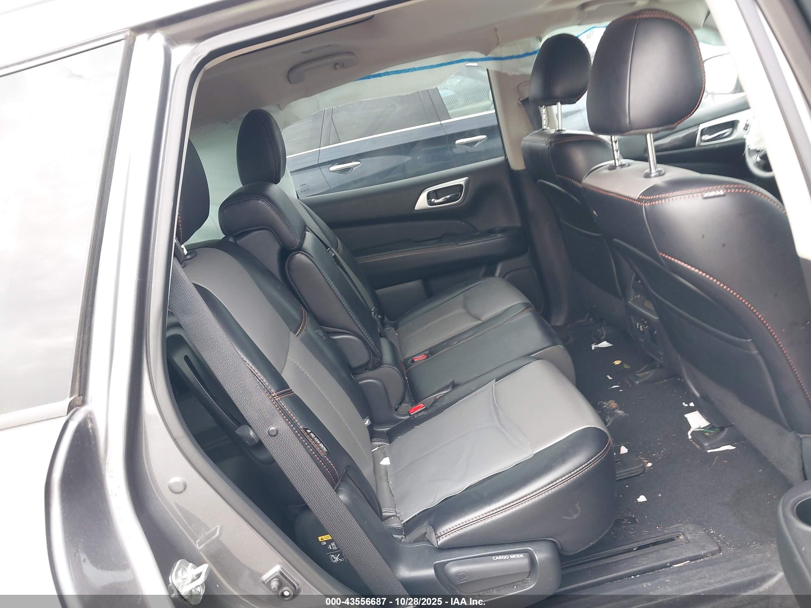 NISSAN PATHFINDER image 8