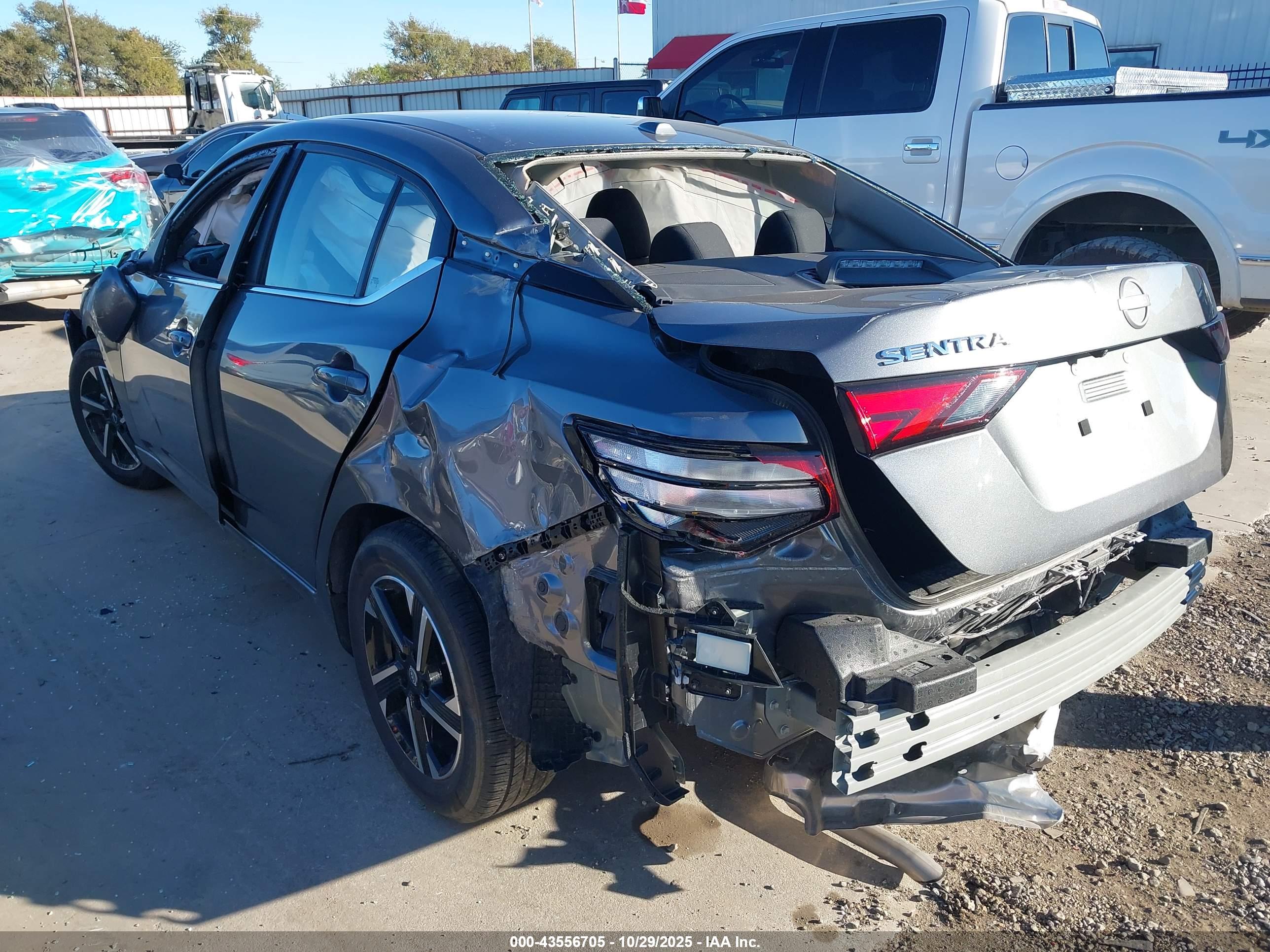 NISSAN SENTRA image 3