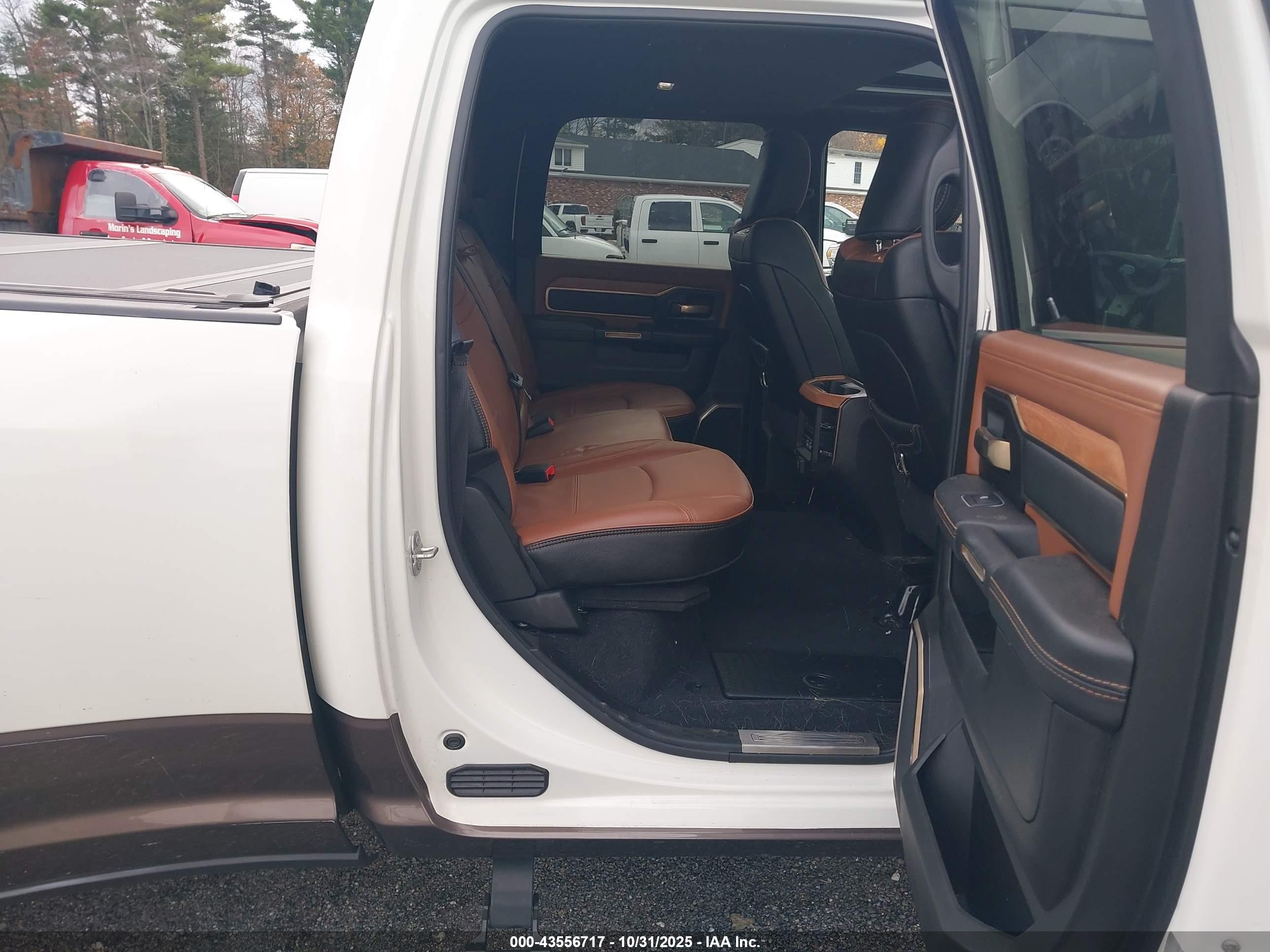 RAM 3500 image 8