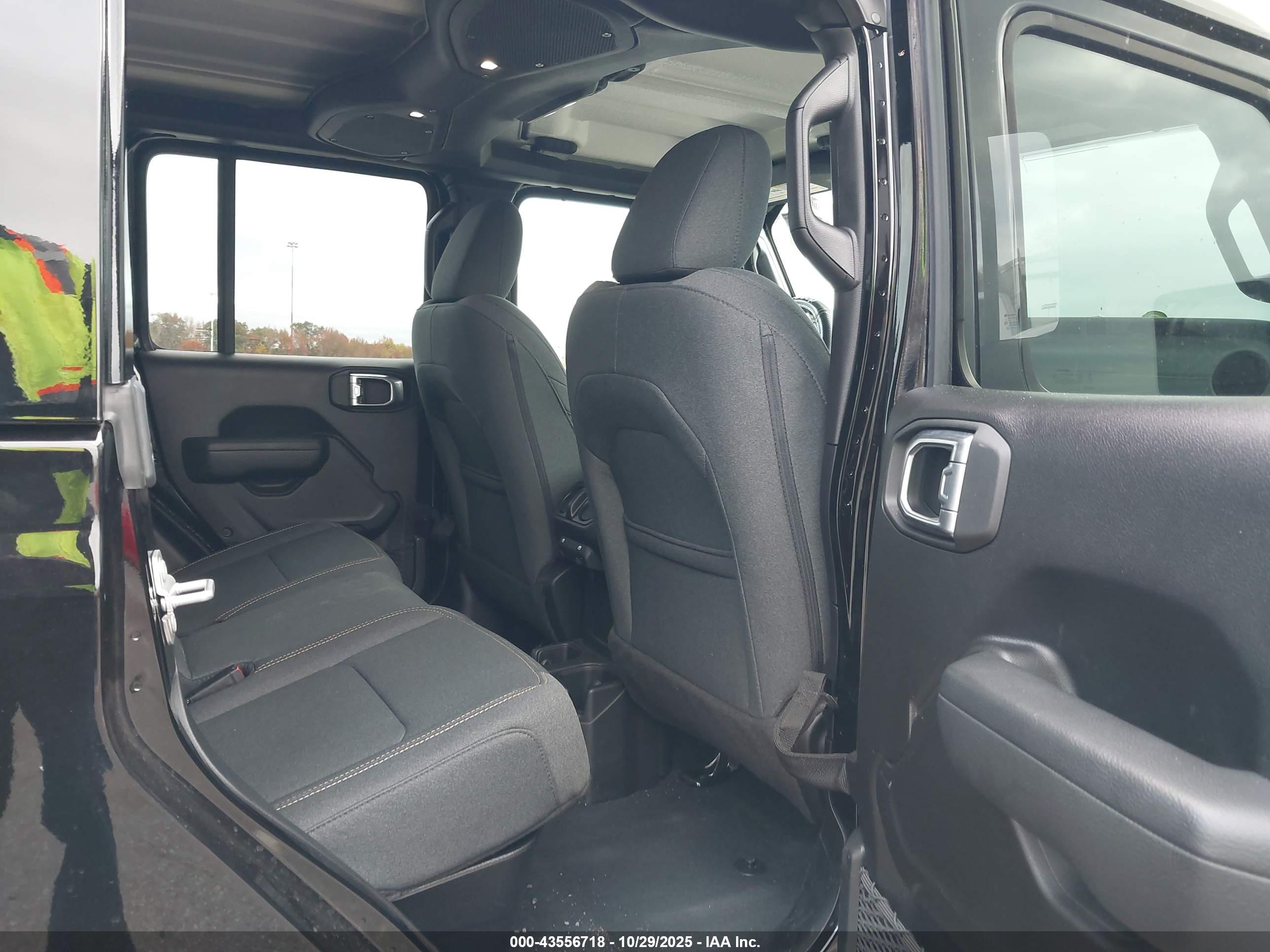 JEEP GLADIATOR image 8