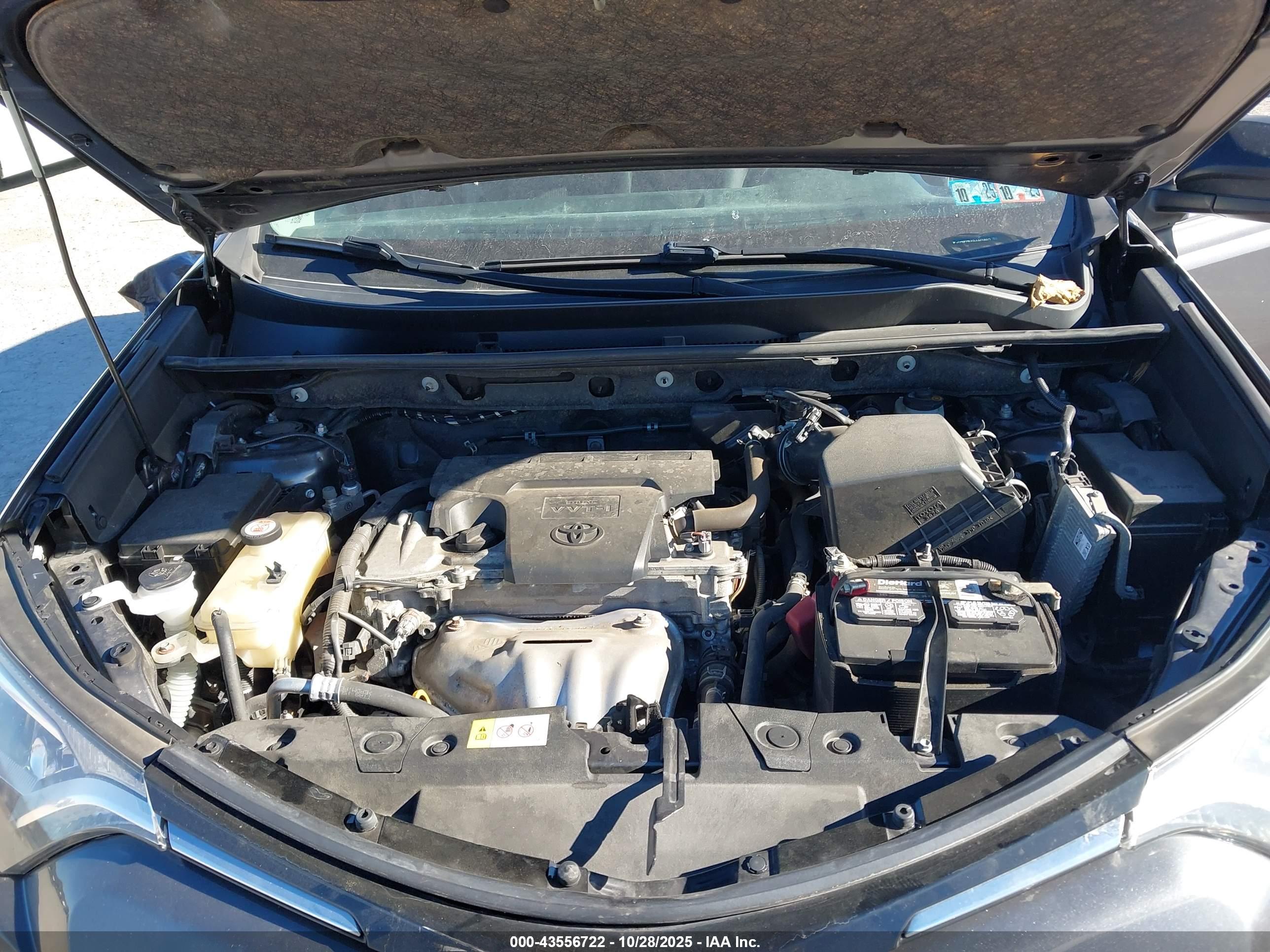 TOYOTA RAV4 image 10