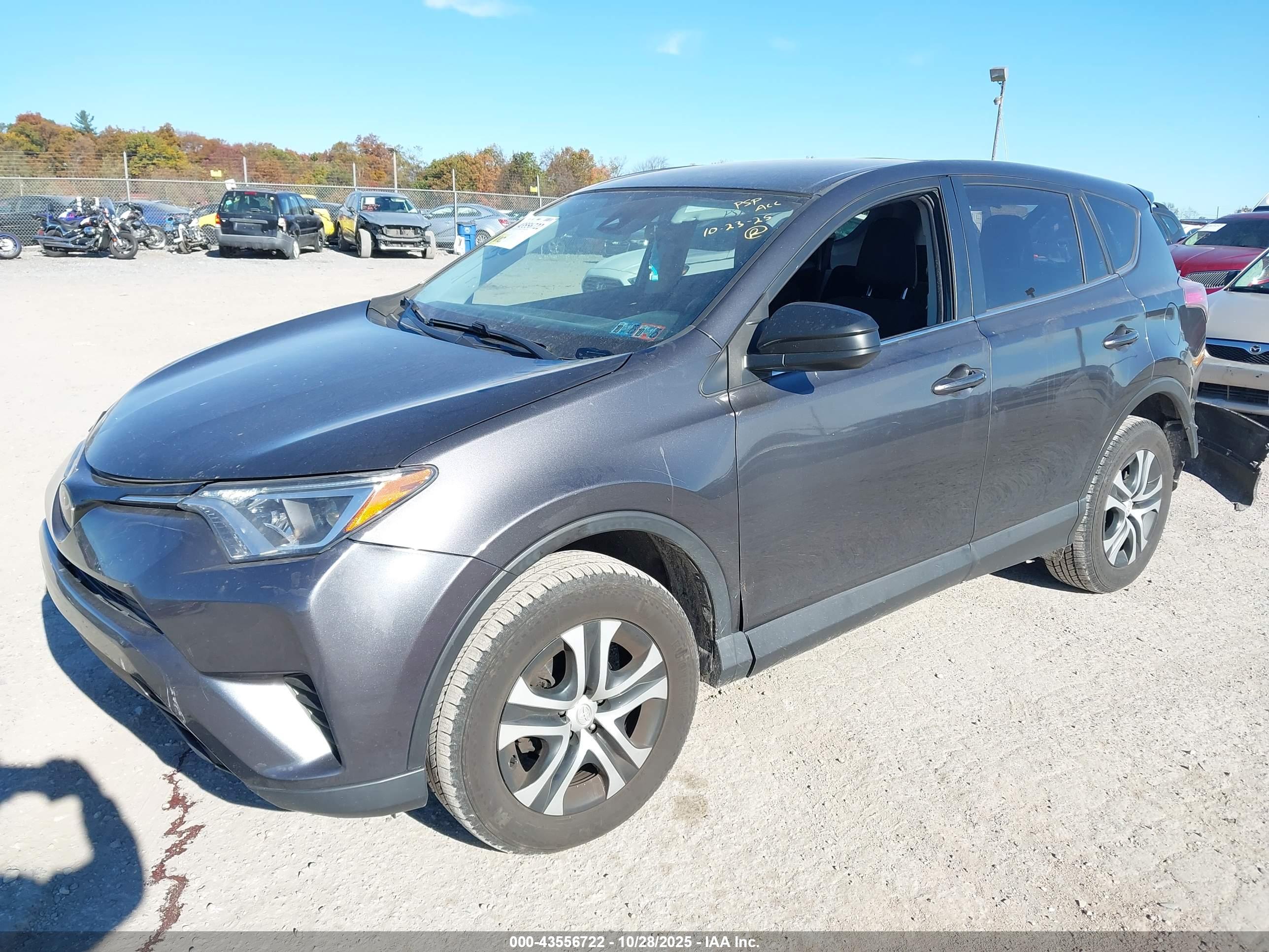TOYOTA RAV4 image 2
