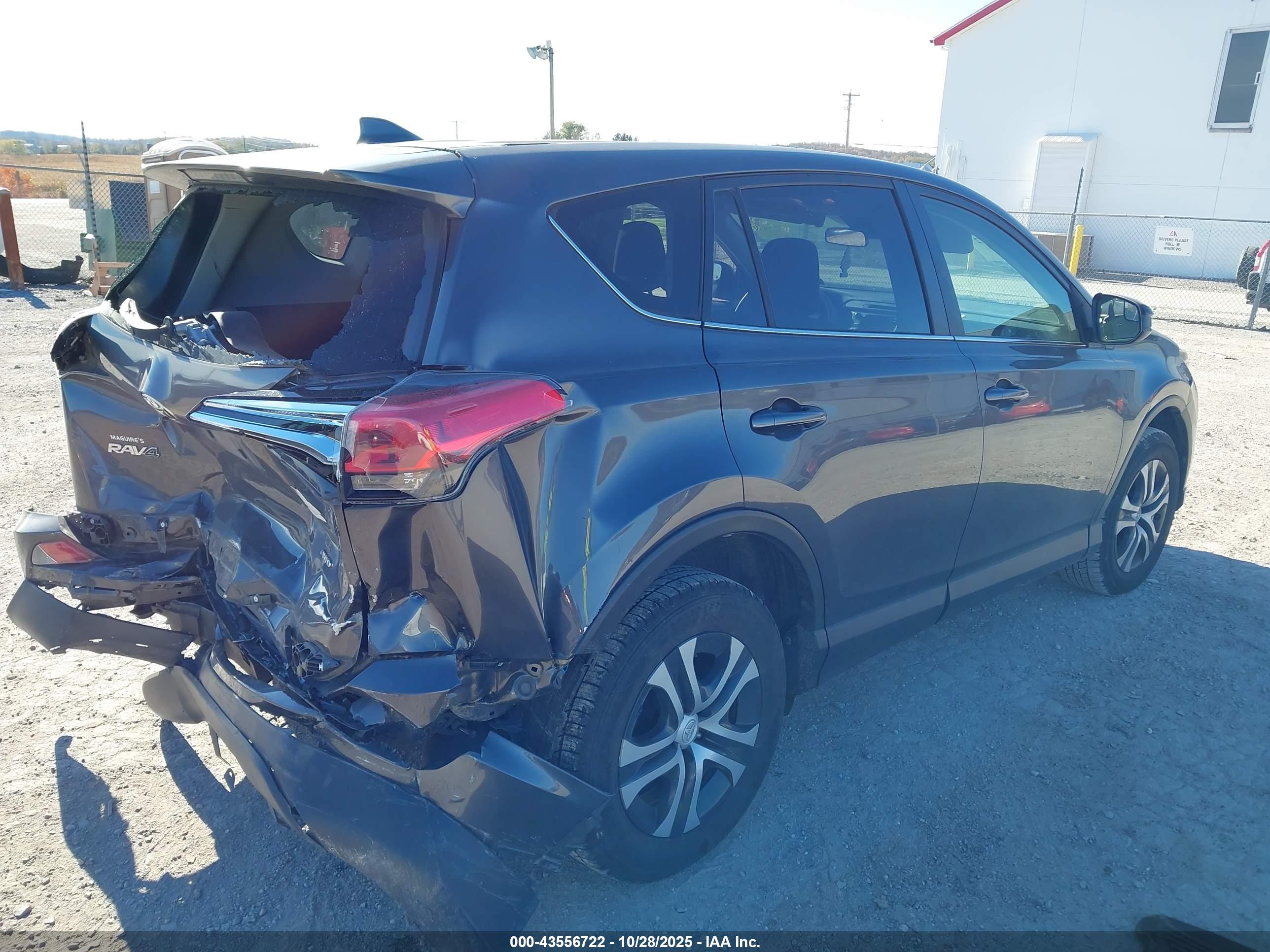 TOYOTA RAV4 image 4