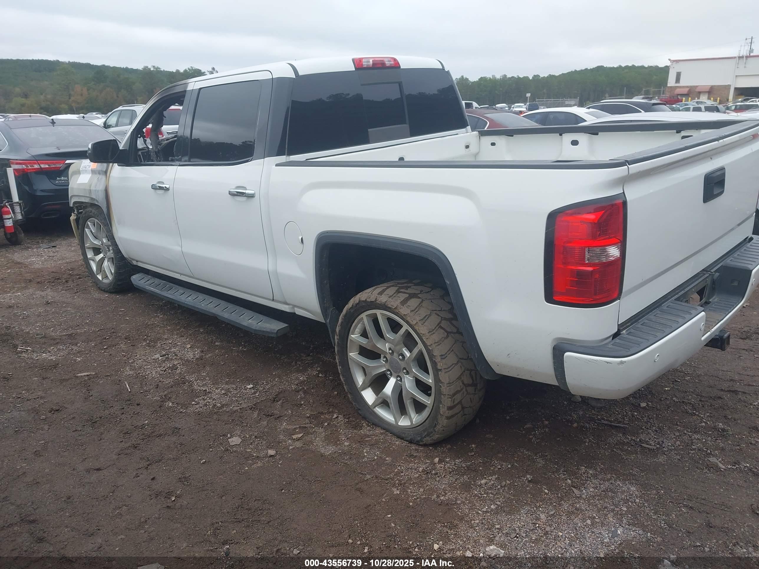 GMC SIERRA image 3