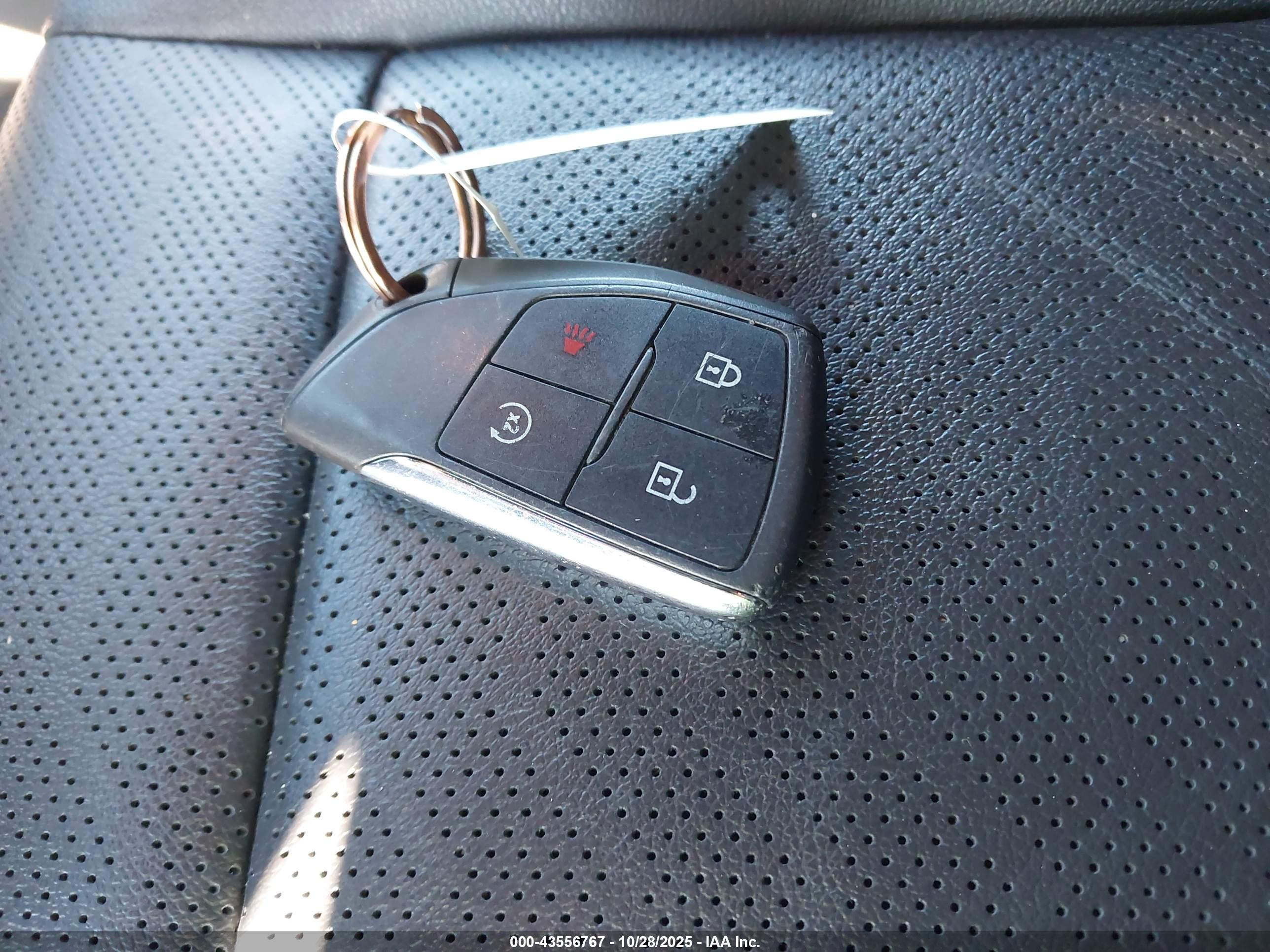 CHEVROLET COLORADO image 11