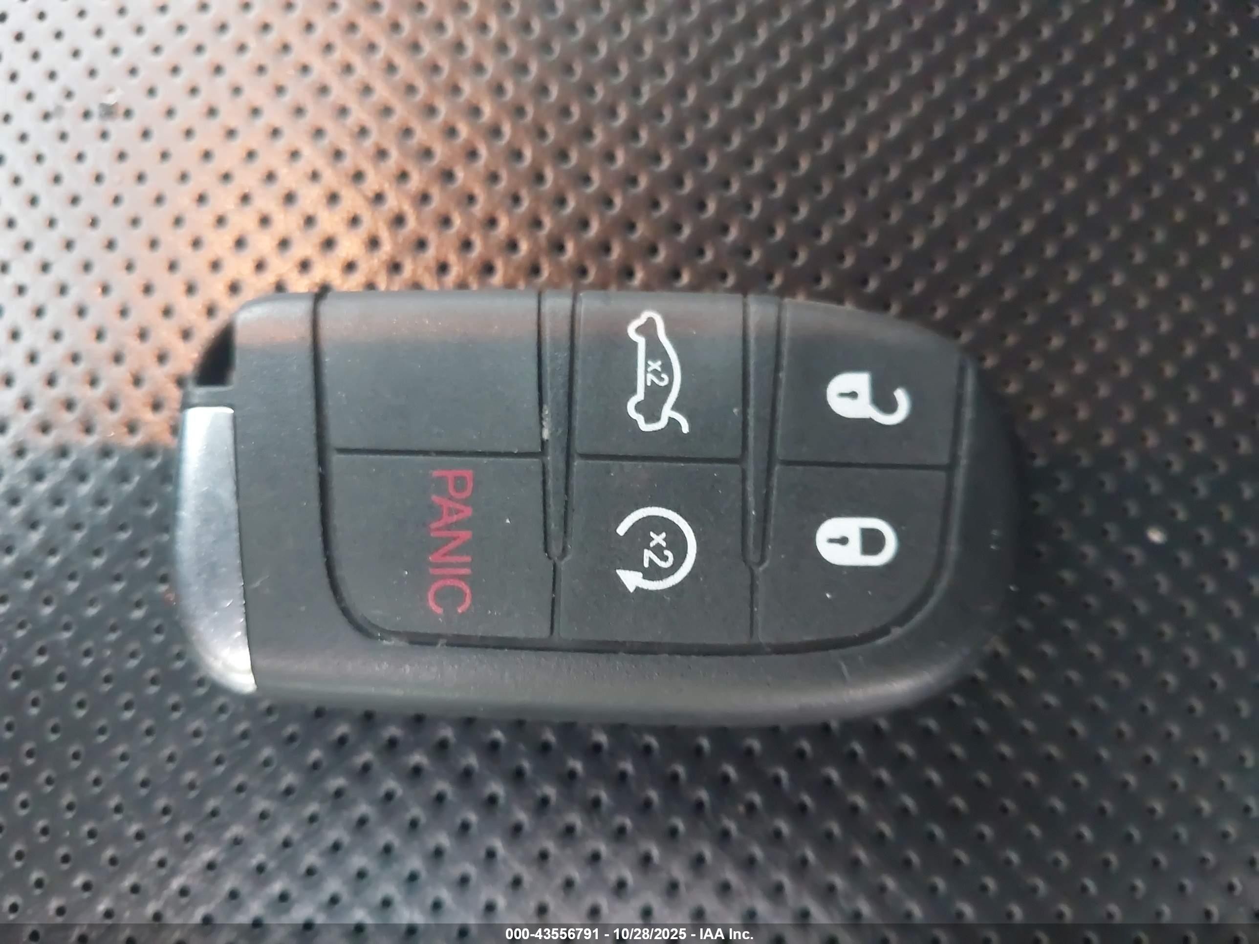 CHRYSLER 300 image 11