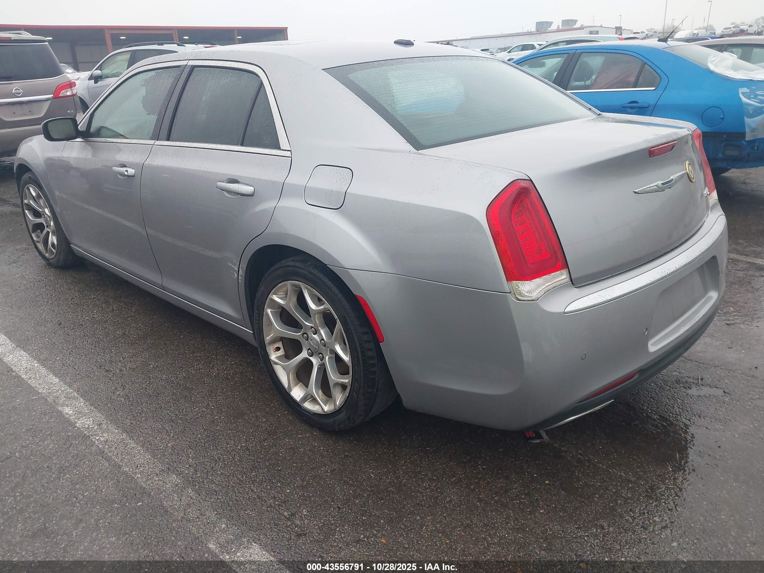 CHRYSLER 300 image 3
