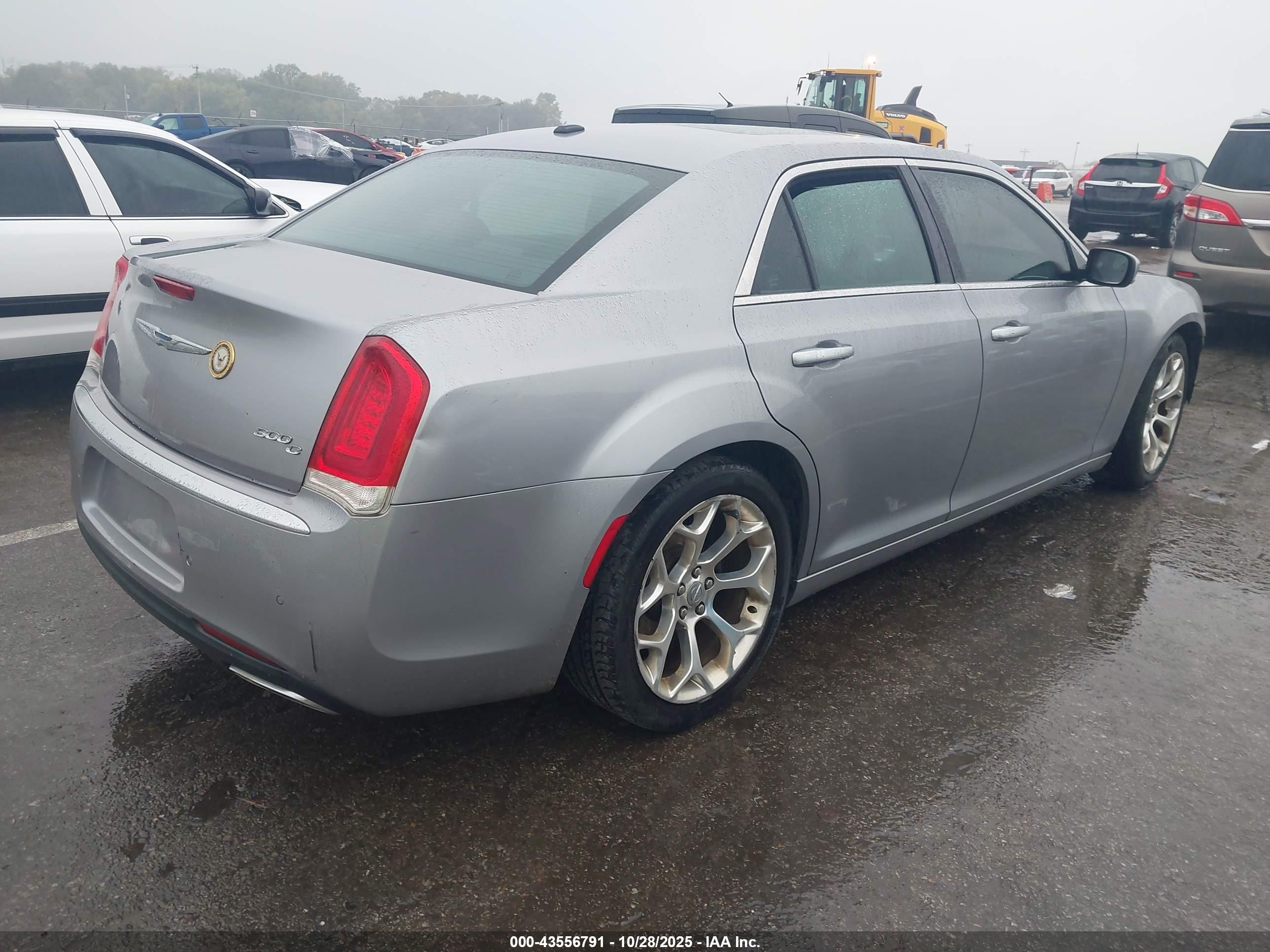 CHRYSLER 300 image 4