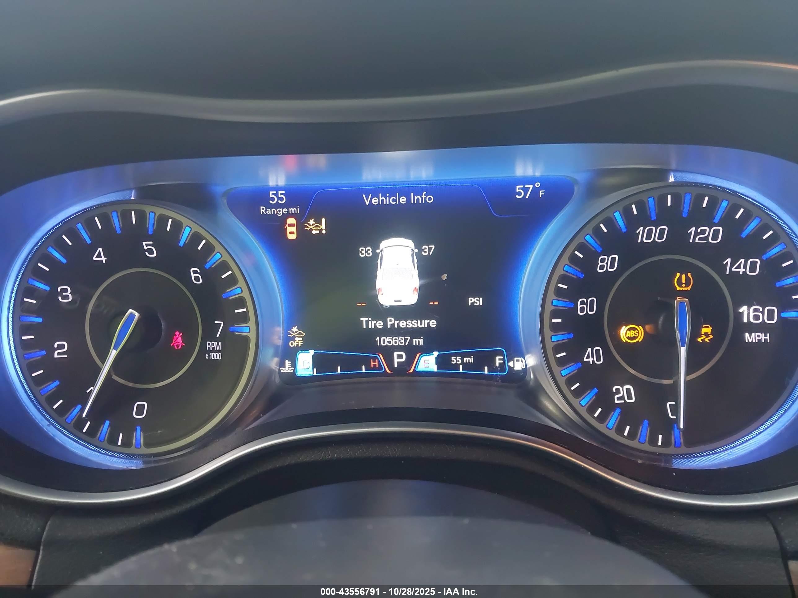 CHRYSLER 300 image 7