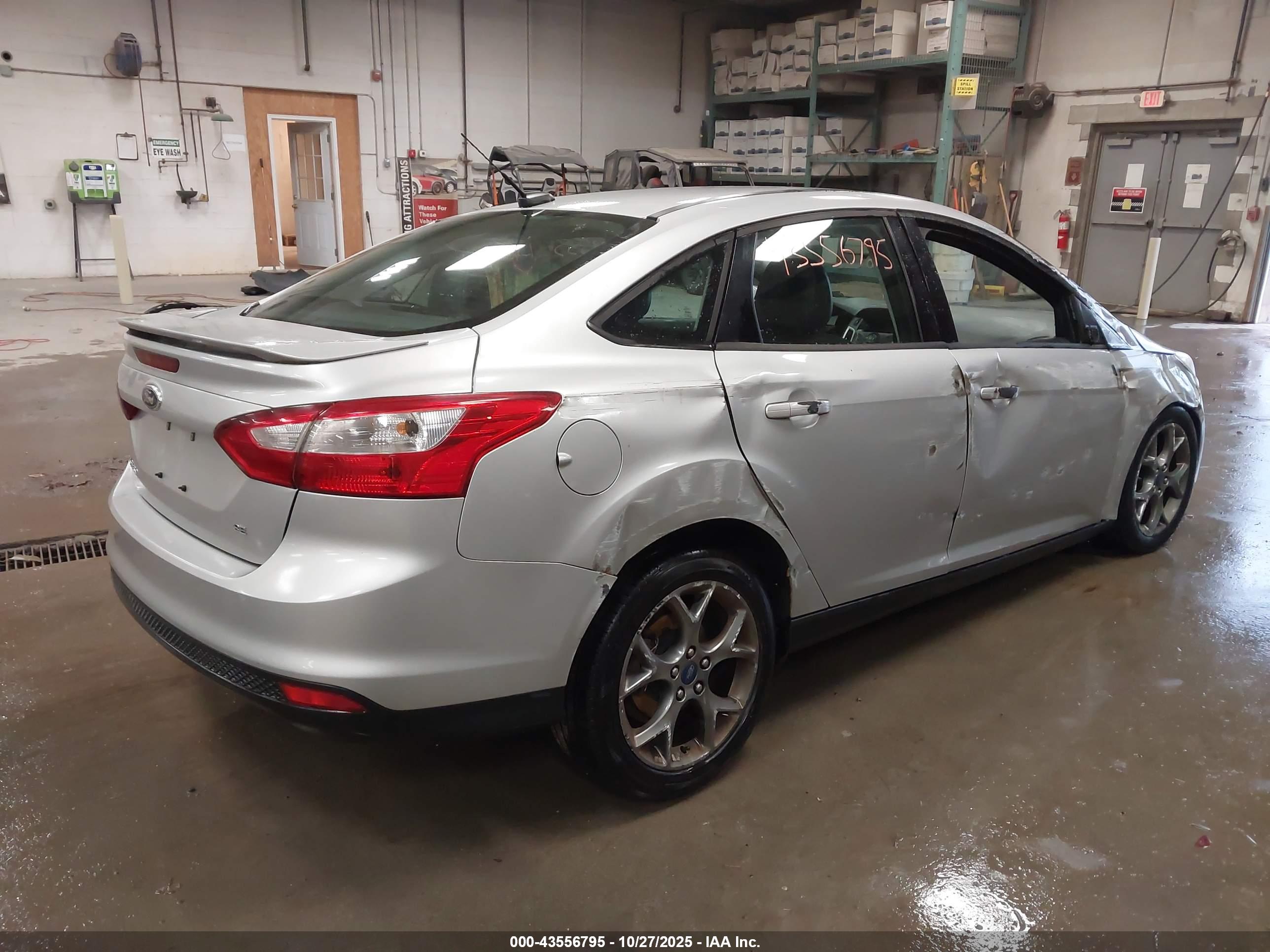 FORD FOCUS image 4