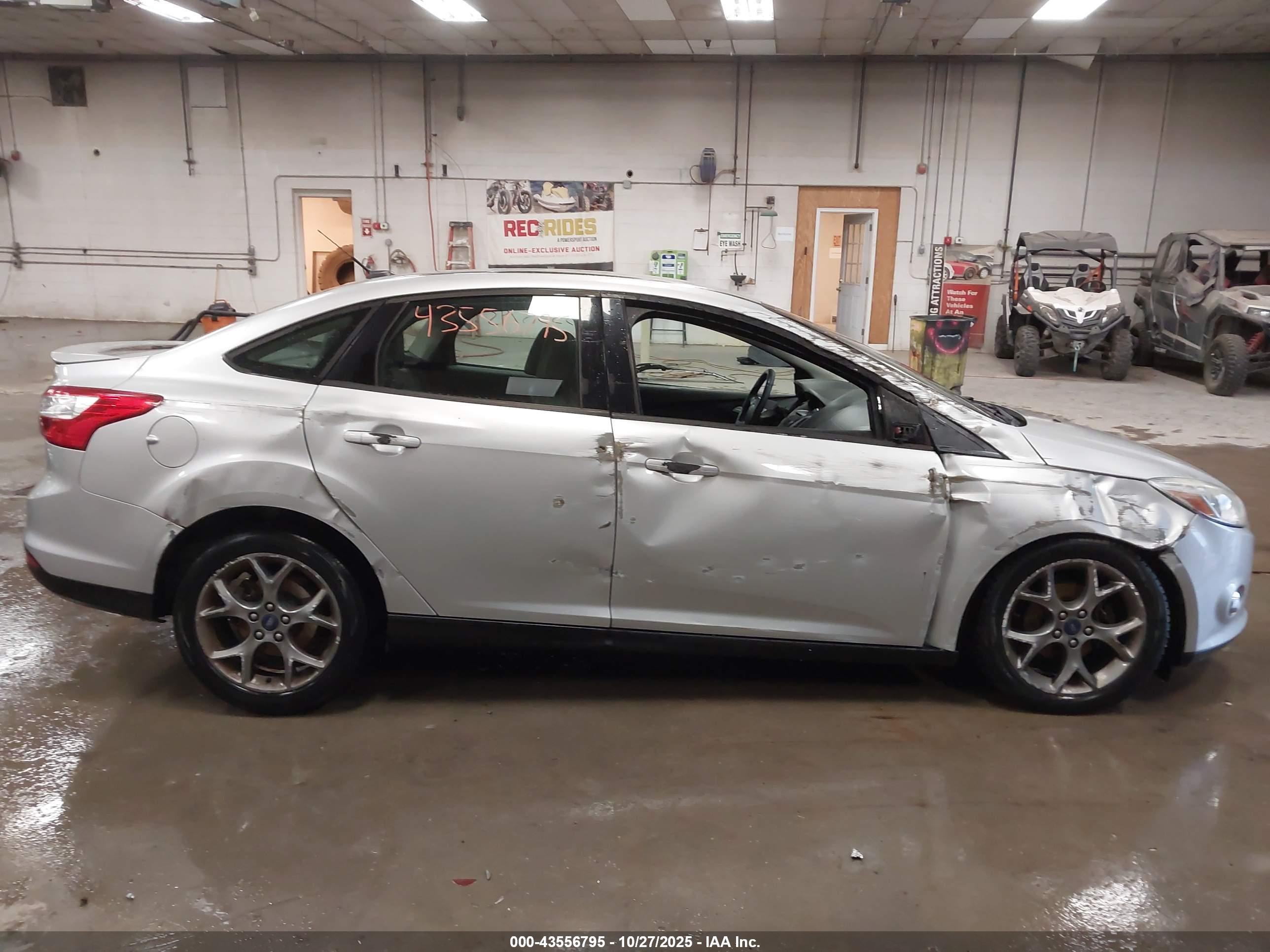 FORD FOCUS image 6