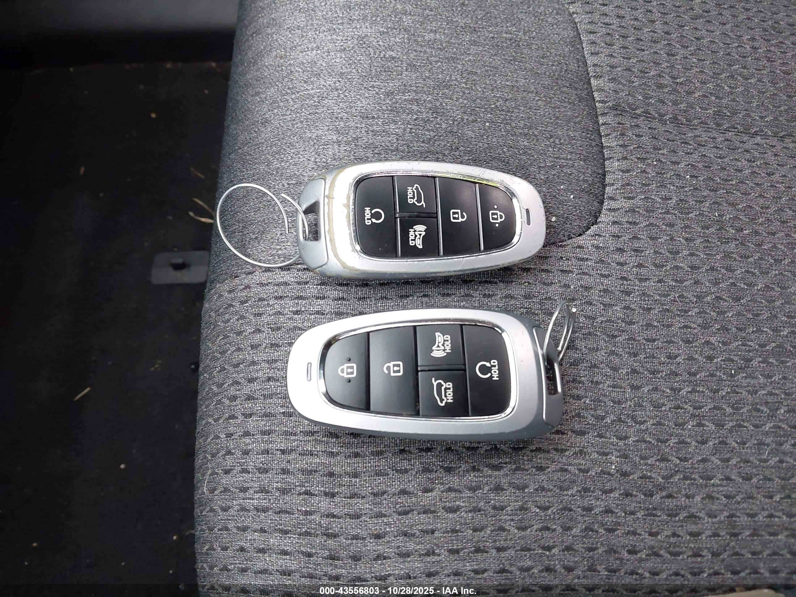 HYUNDAI SANTA image 11