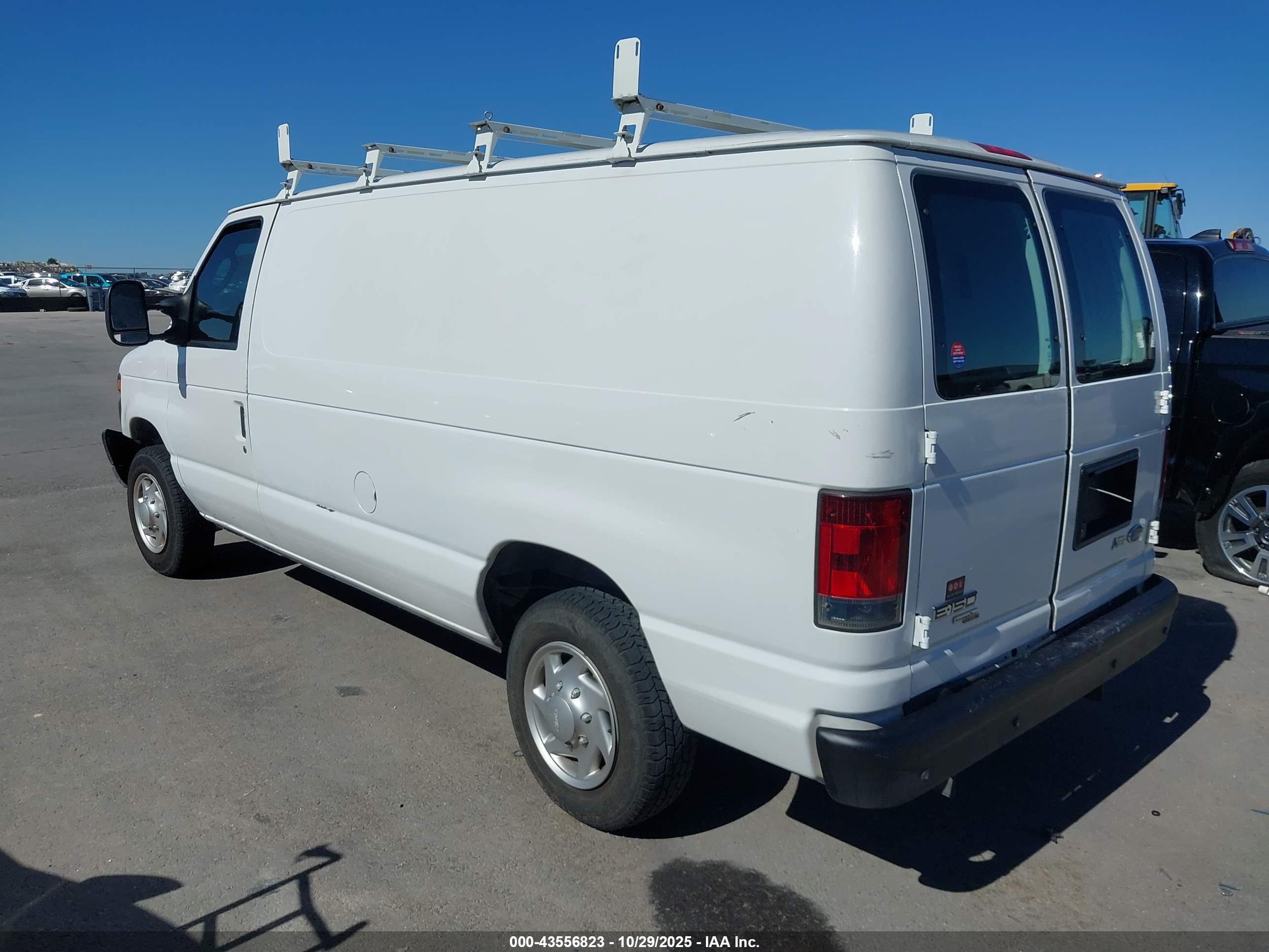 FORD E-150 image 3