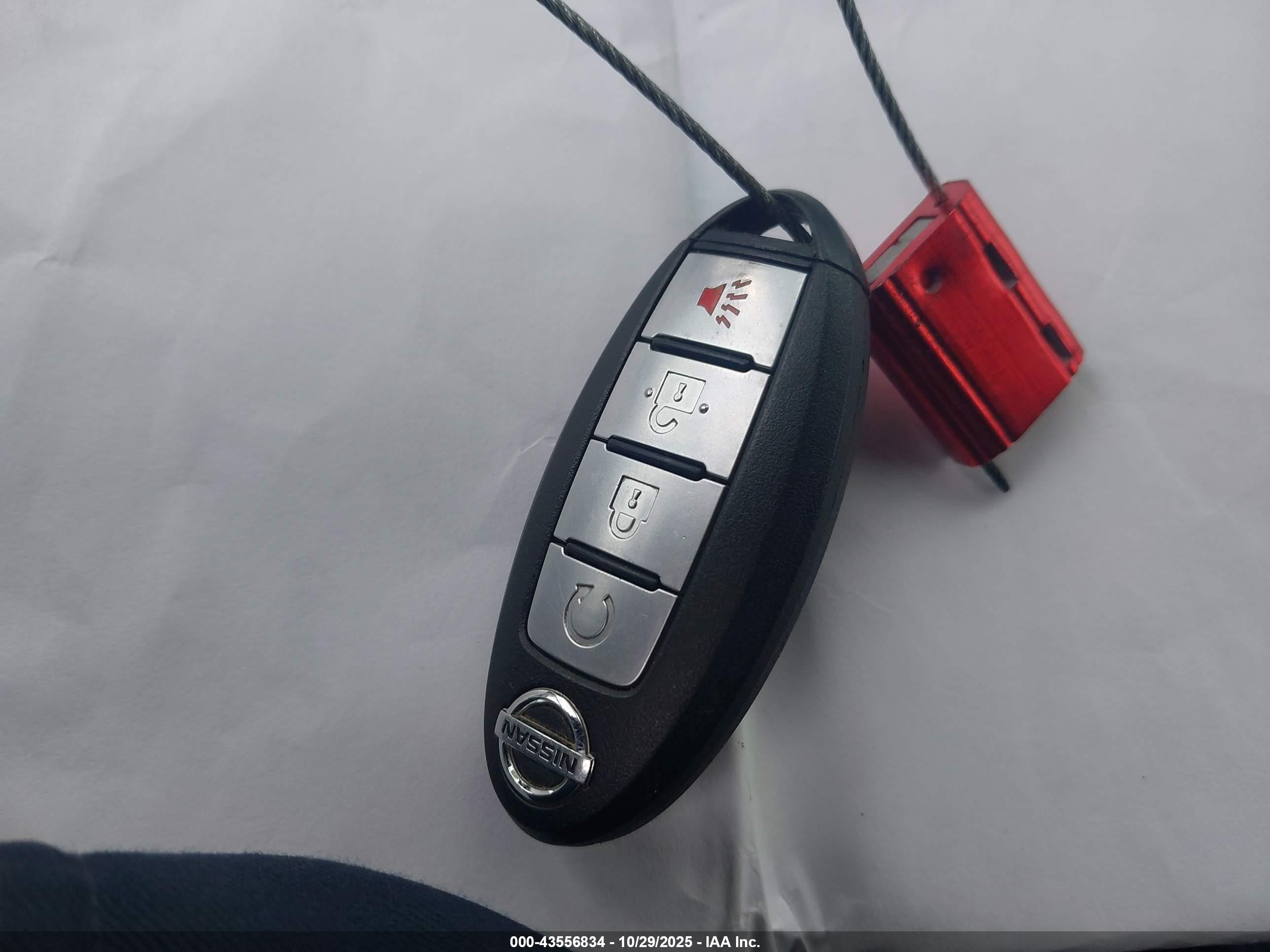 NISSAN ROGUE image 11