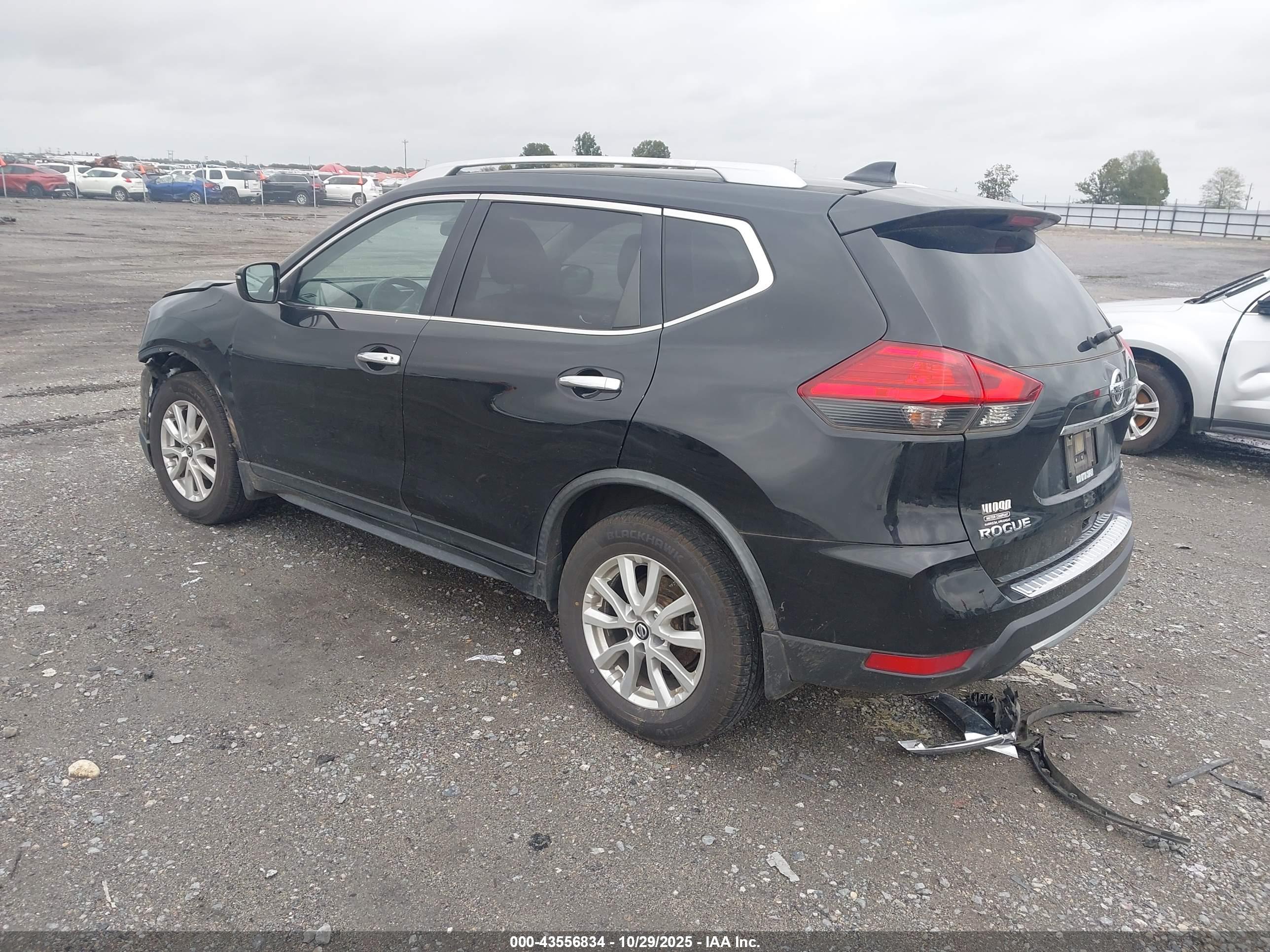 NISSAN ROGUE image 3