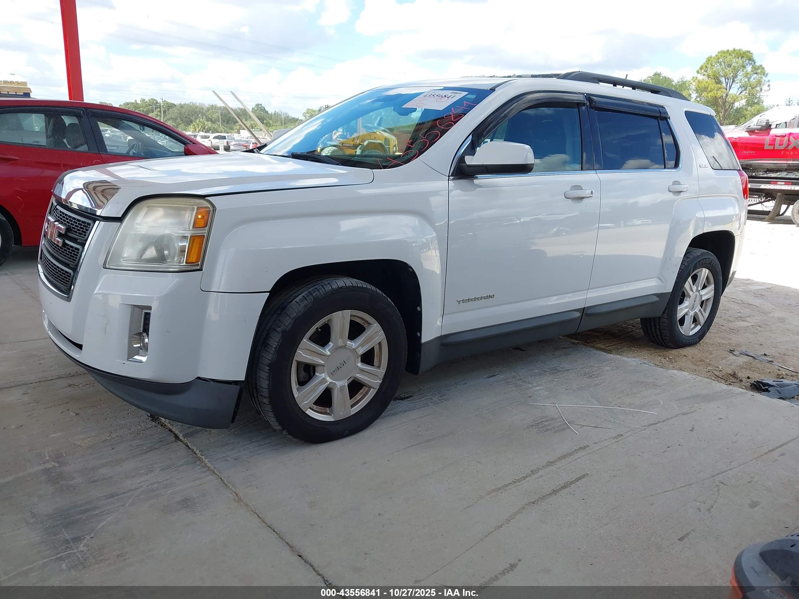 GMC TERRAIN image 2