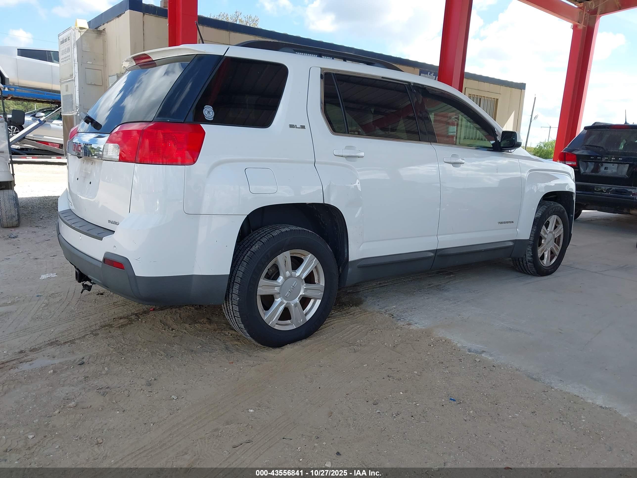 GMC TERRAIN image 4