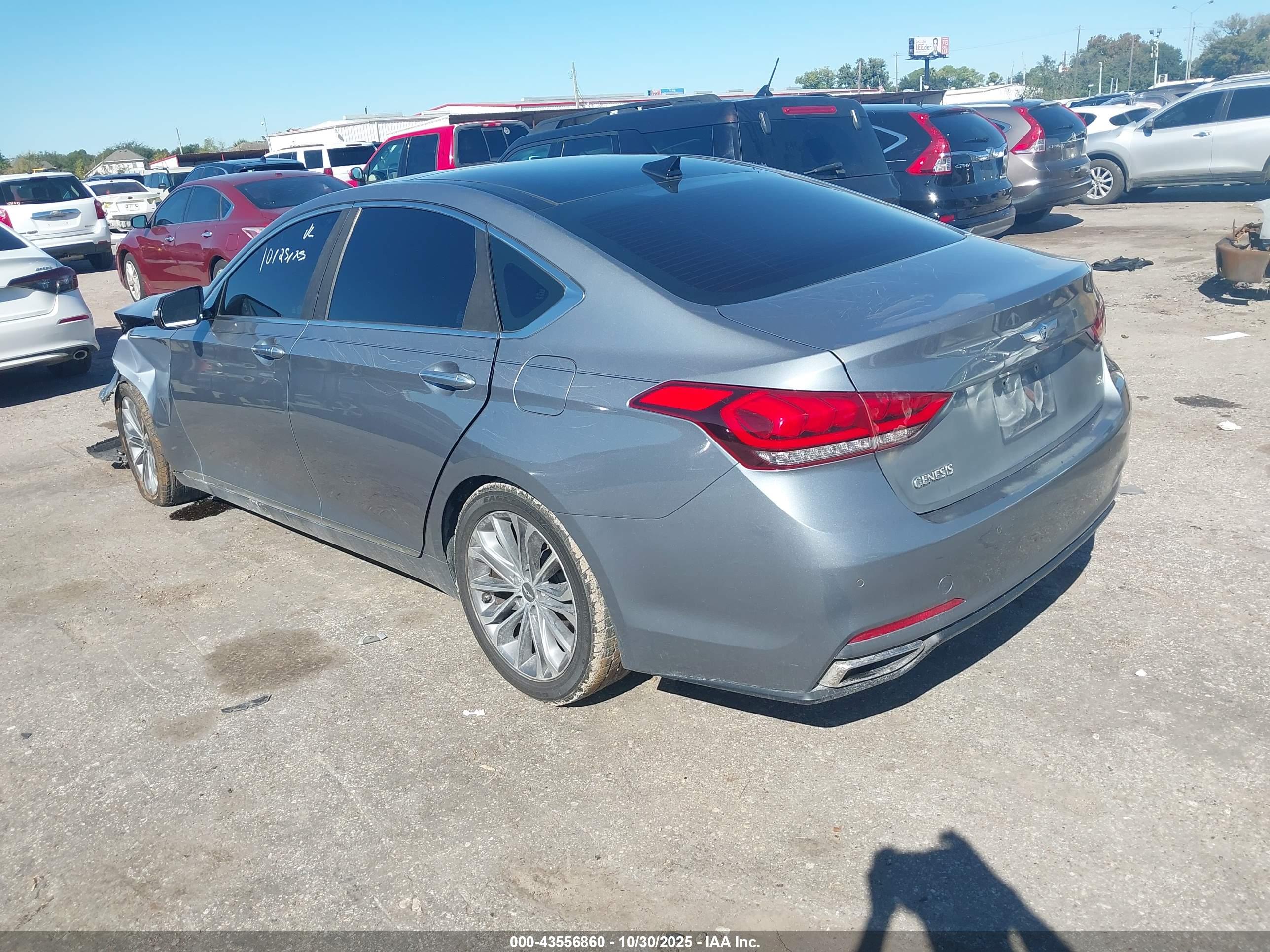 HYUNDAI GENESIS image 3